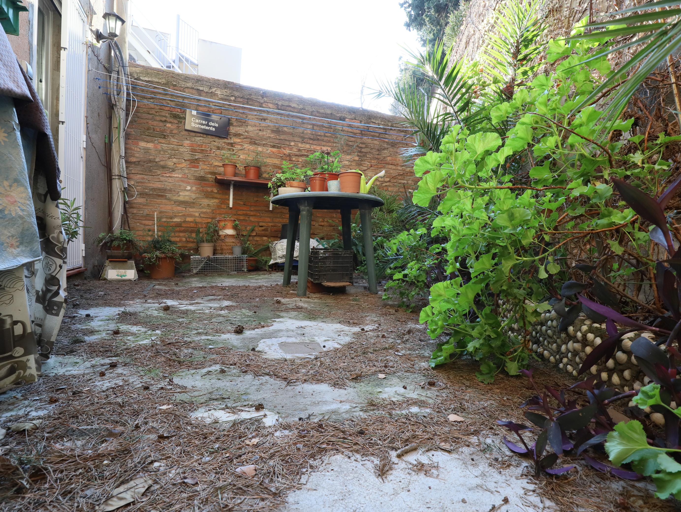 Imagen 1 Casa en venta en Esplugues De Llobregat / Jardines de Cal Hospital, cerca fundación Finest...