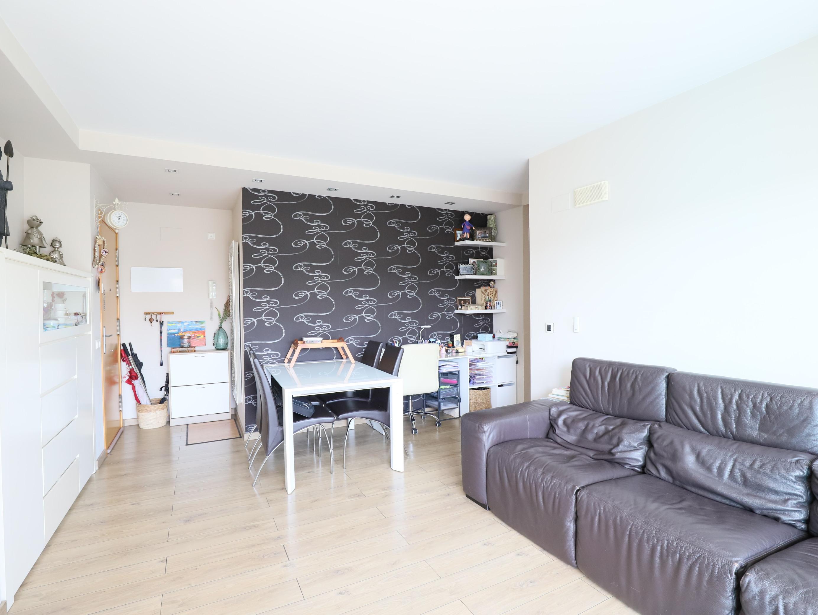 Imagen 4 Piso en venta en Esplugues De Llobregat / Parque Del Carmen, cerca Mercadona