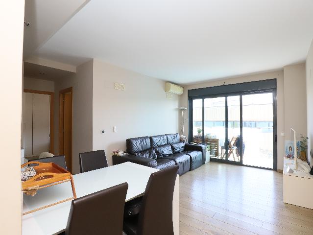 Imagen 2 Inmueble 301983 - Piso en venta en Esplugues De Llobregat / Parque Del Carmen, cerca Mercadona