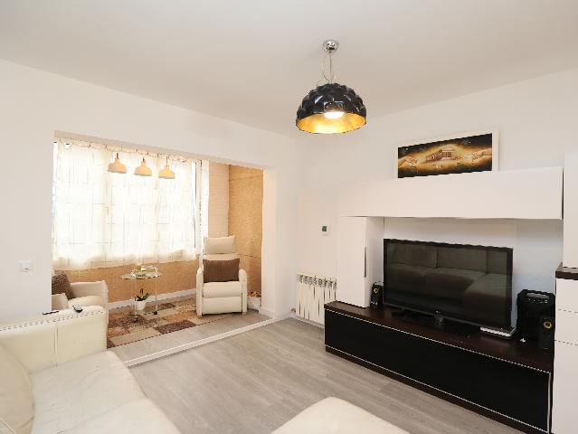 Imagen 8 Inmueble 302305 - Planta Baja en venta en Esplugues De Llobregat / Junto Casal de Cultura Robert Brillas