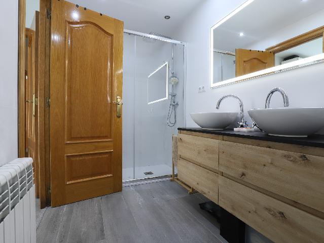 Imagen 21 Inmueble 302305 - Planta Baja en venta en Esplugues De Llobregat / Junto Casal de Cultura Robert Brillas