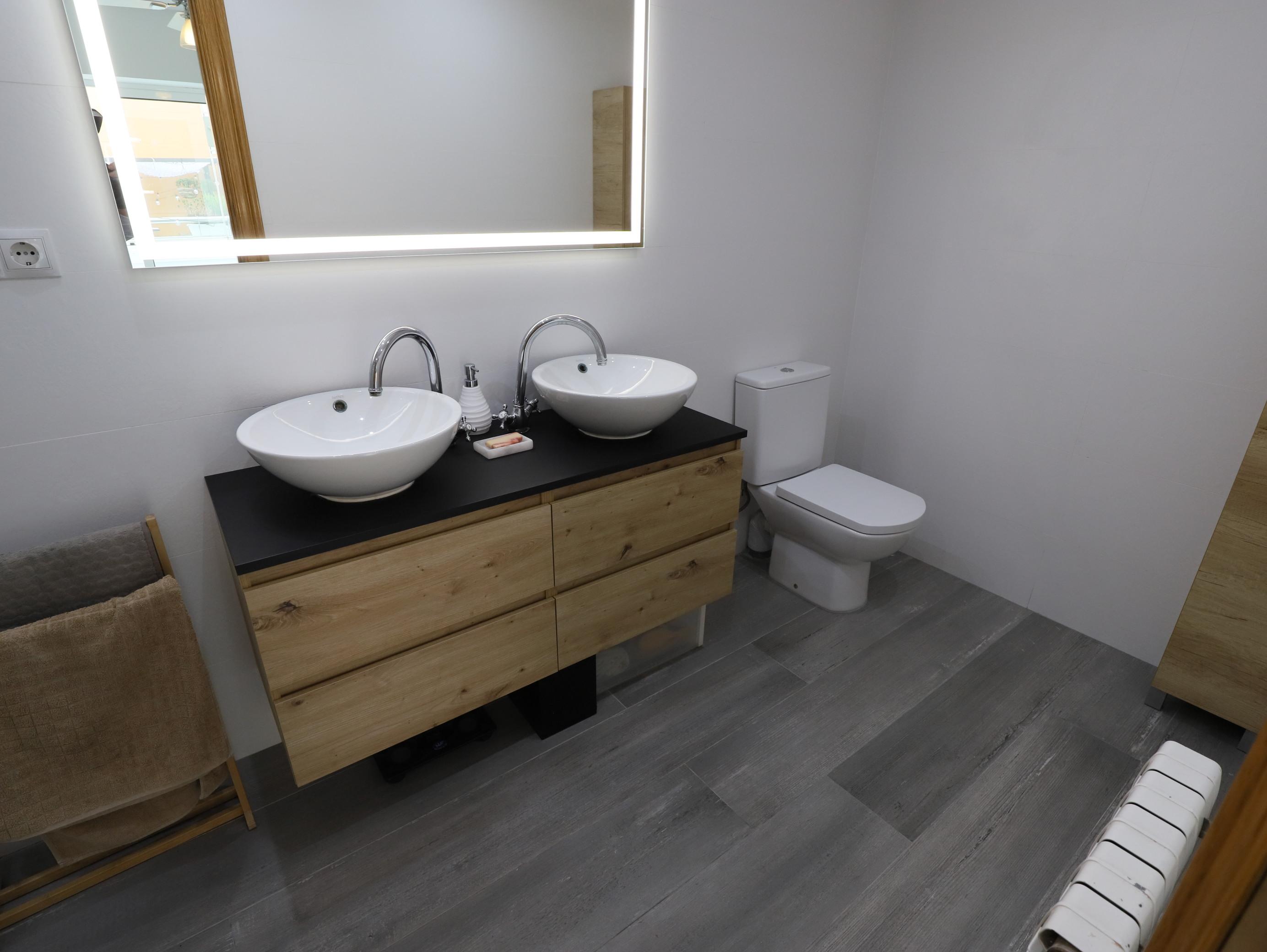 Imagen 20 Planta Baja en venta en Esplugues De Llobregat / Junto Casal de Cultura Robert Brillas