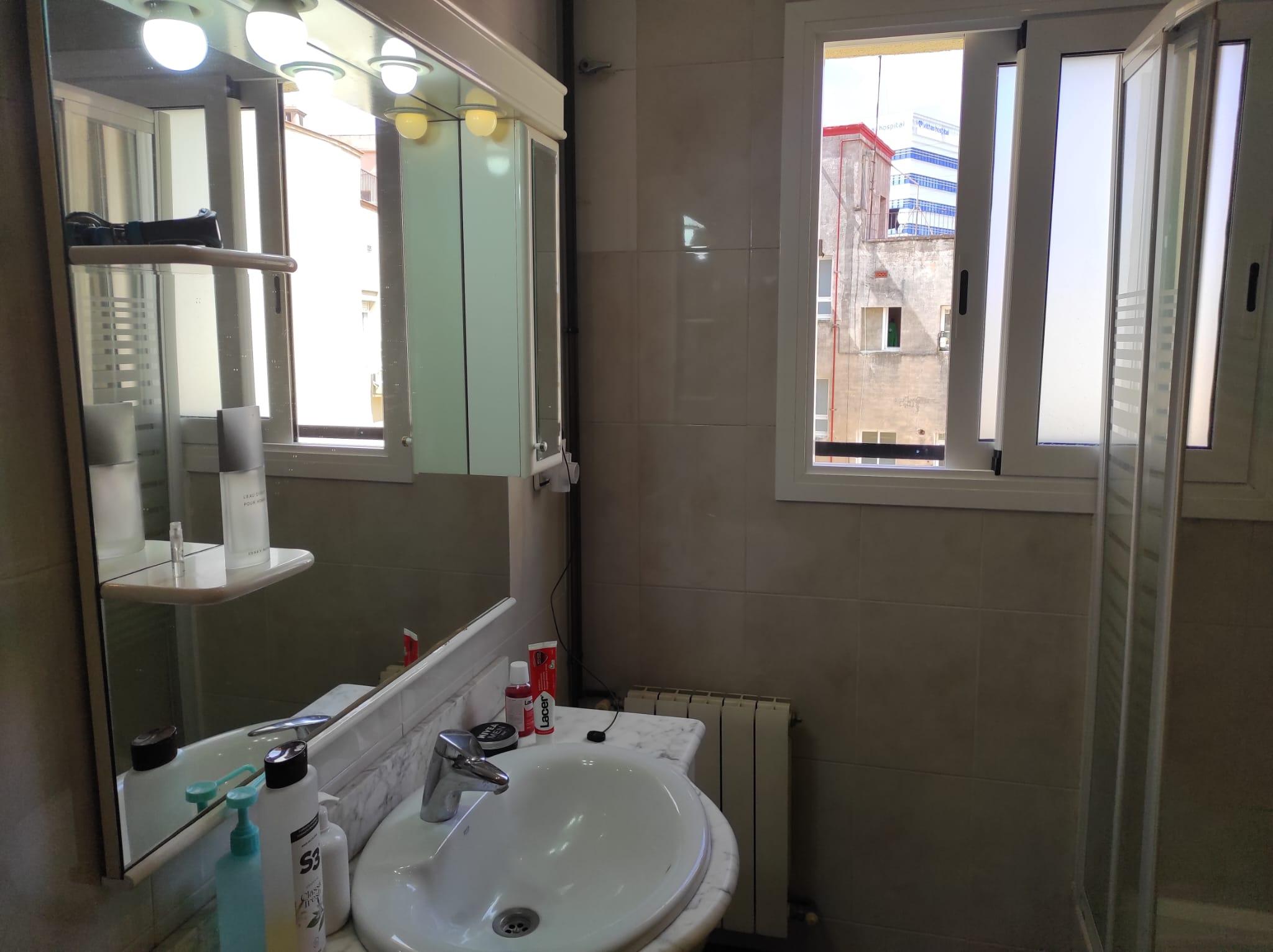 Imagen 19 Piso en venta en Esplugues De Llobregat / Junto parada de Tram Montesa