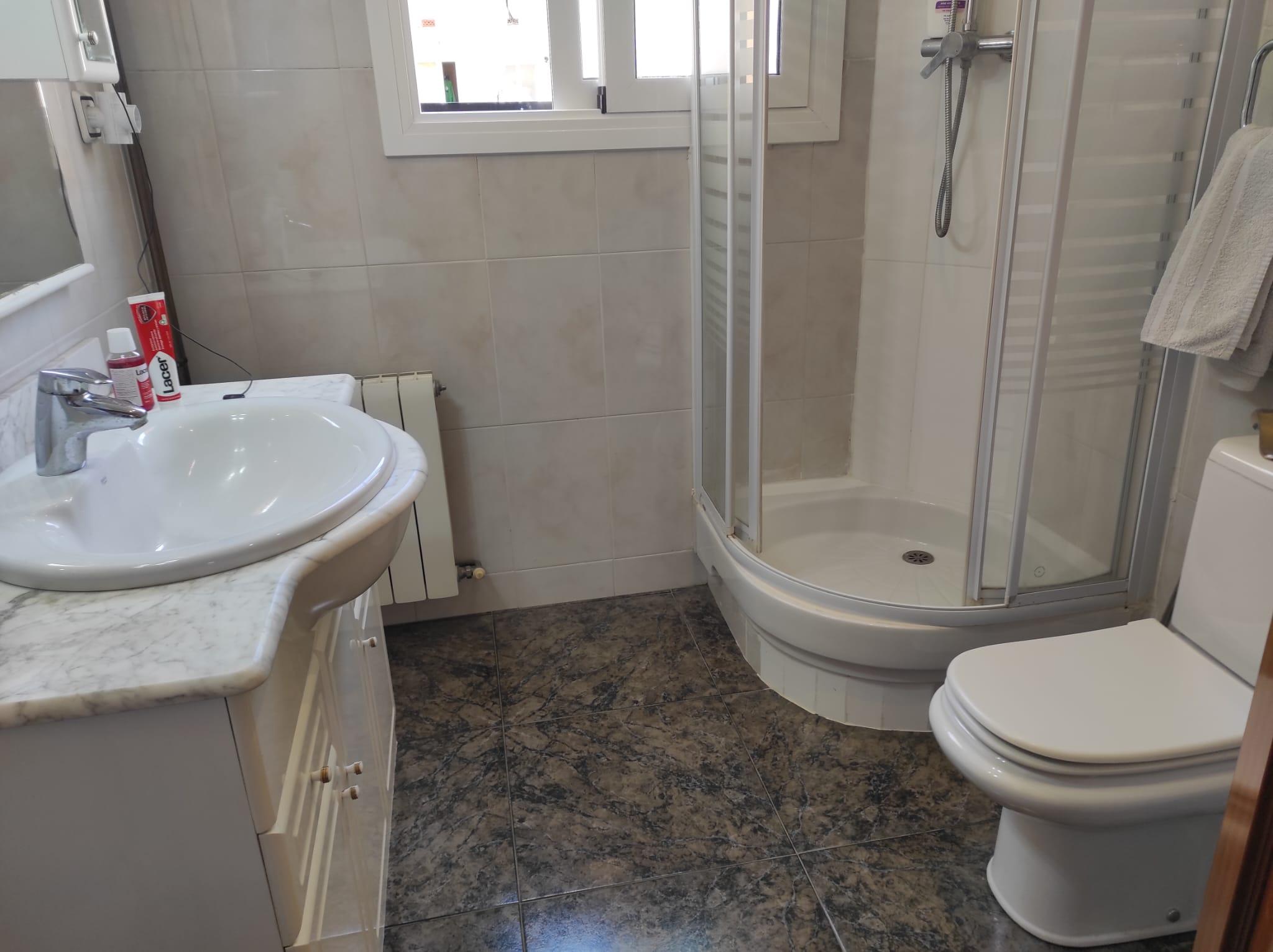 Imagen 3 Piso en venta en Esplugues De Llobregat / Junto parada de Tram Montesa