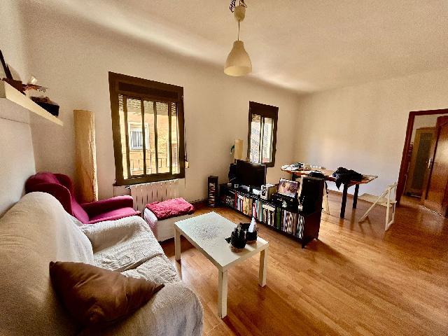Imagen 1 Inmueble 302983 - Piso en venta en Esplugues De Llobregat / Junto parada de Tram Montesa