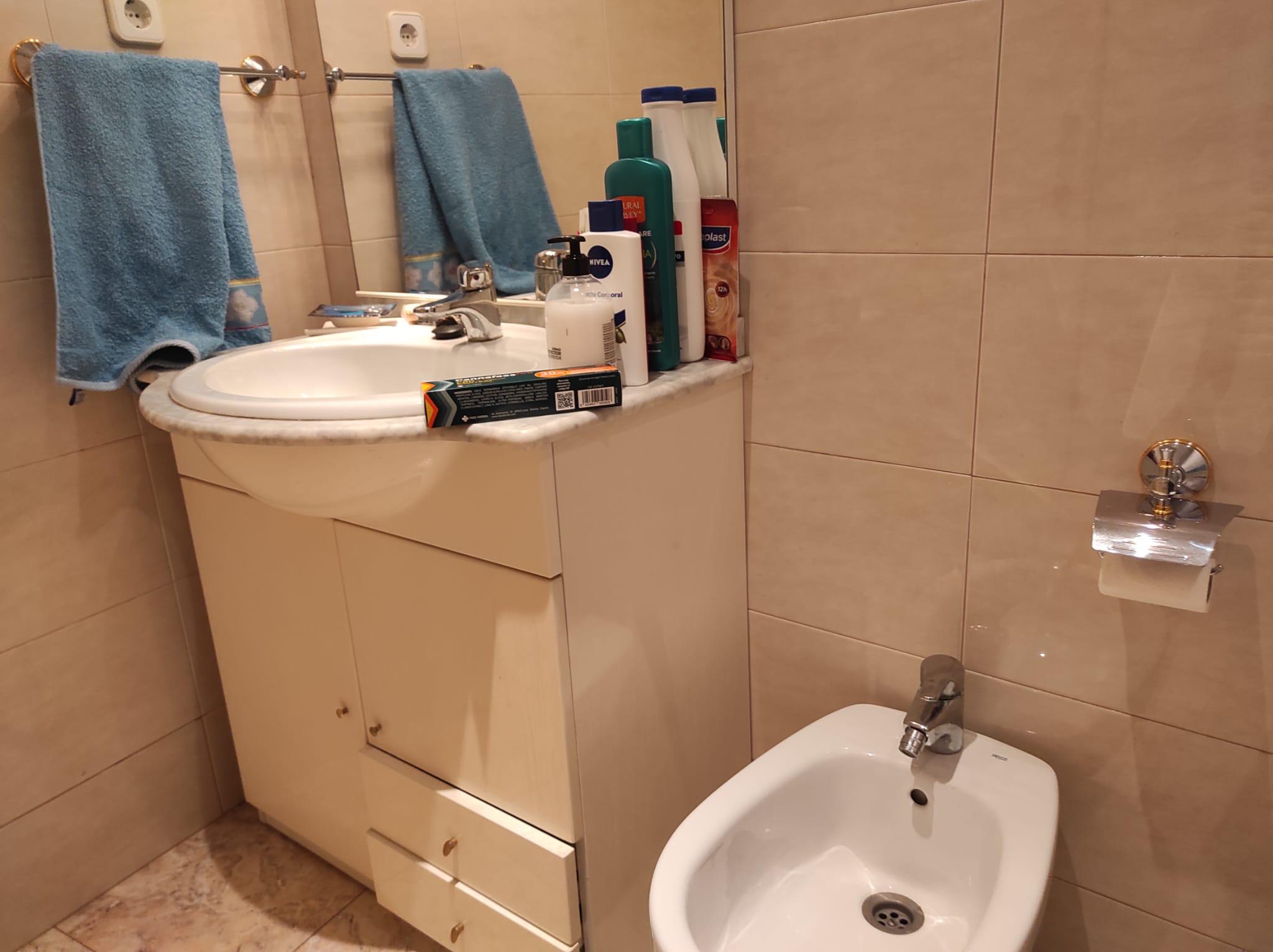 Imagen 26 Piso en venta en Esplugues De Llobregat / Cerca Mercadona