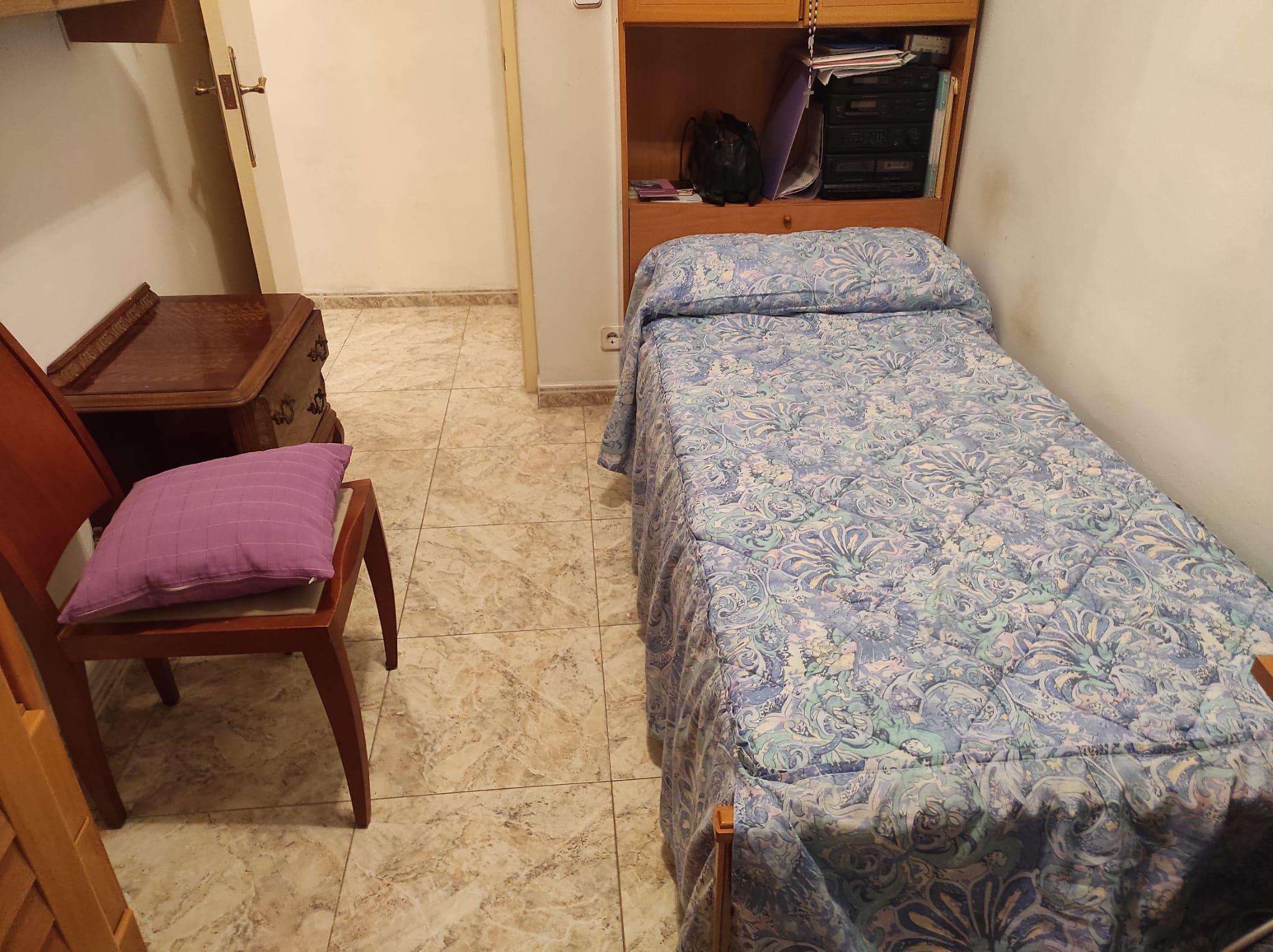 Imagen 38 Piso en venta en Esplugues De Llobregat / Cerca Mercadona