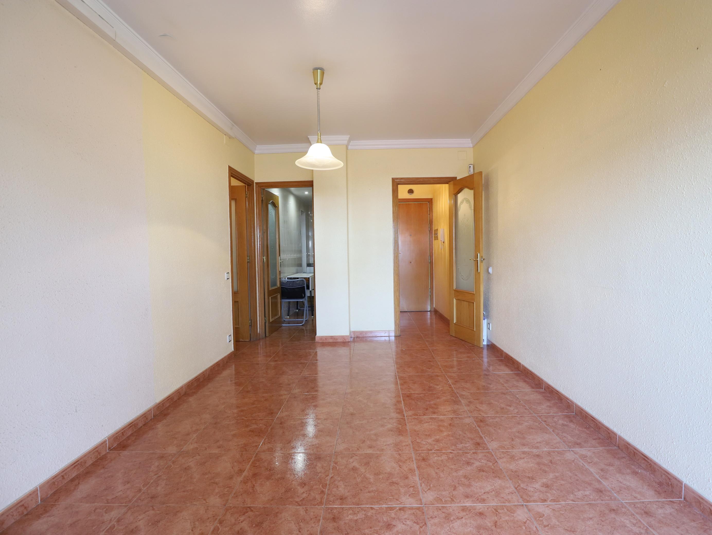 Imagen 6 Piso en alquiler en Esplugues De Llobregat / Junto plaza Mahatma Gandhi y escuela Folch I ...