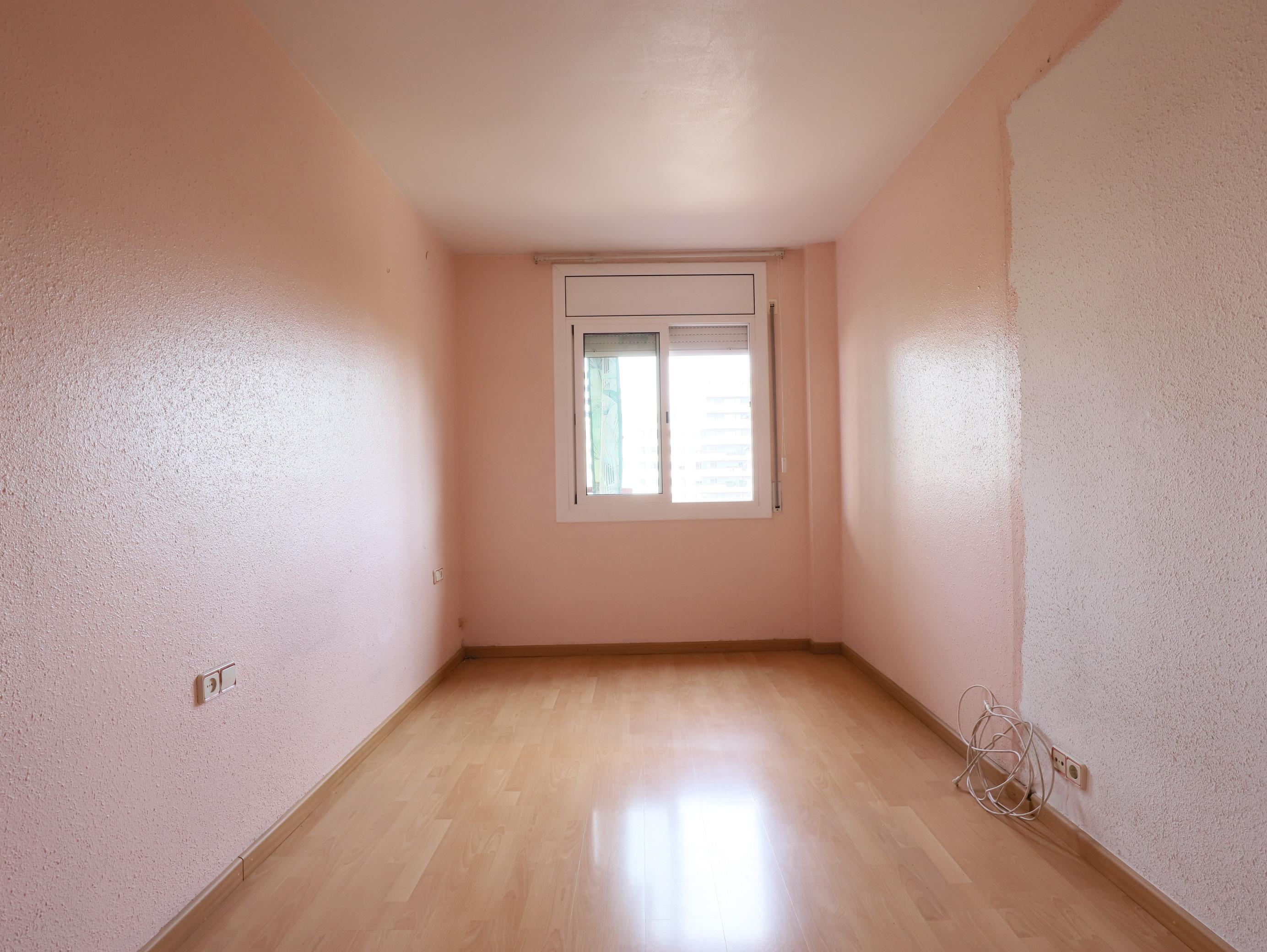 Imagen 21 Piso en alquiler en Esplugues De Llobregat / Junto plaza Mahatma Gandhi y escuela Folch I ...