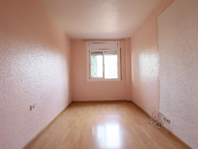 Imagen 21 Inmueble 303083 - Piso en alquiler en Esplugues De Llobregat / Junto plaza Mahatma Gandhi y escuela Folch I ...