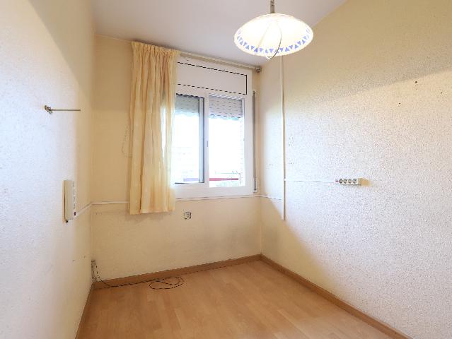 Imagen 35 Inmueble 303083 - Piso en alquiler en Esplugues De Llobregat / Junto plaza Mahatma Gandhi y escuela Folch I ...