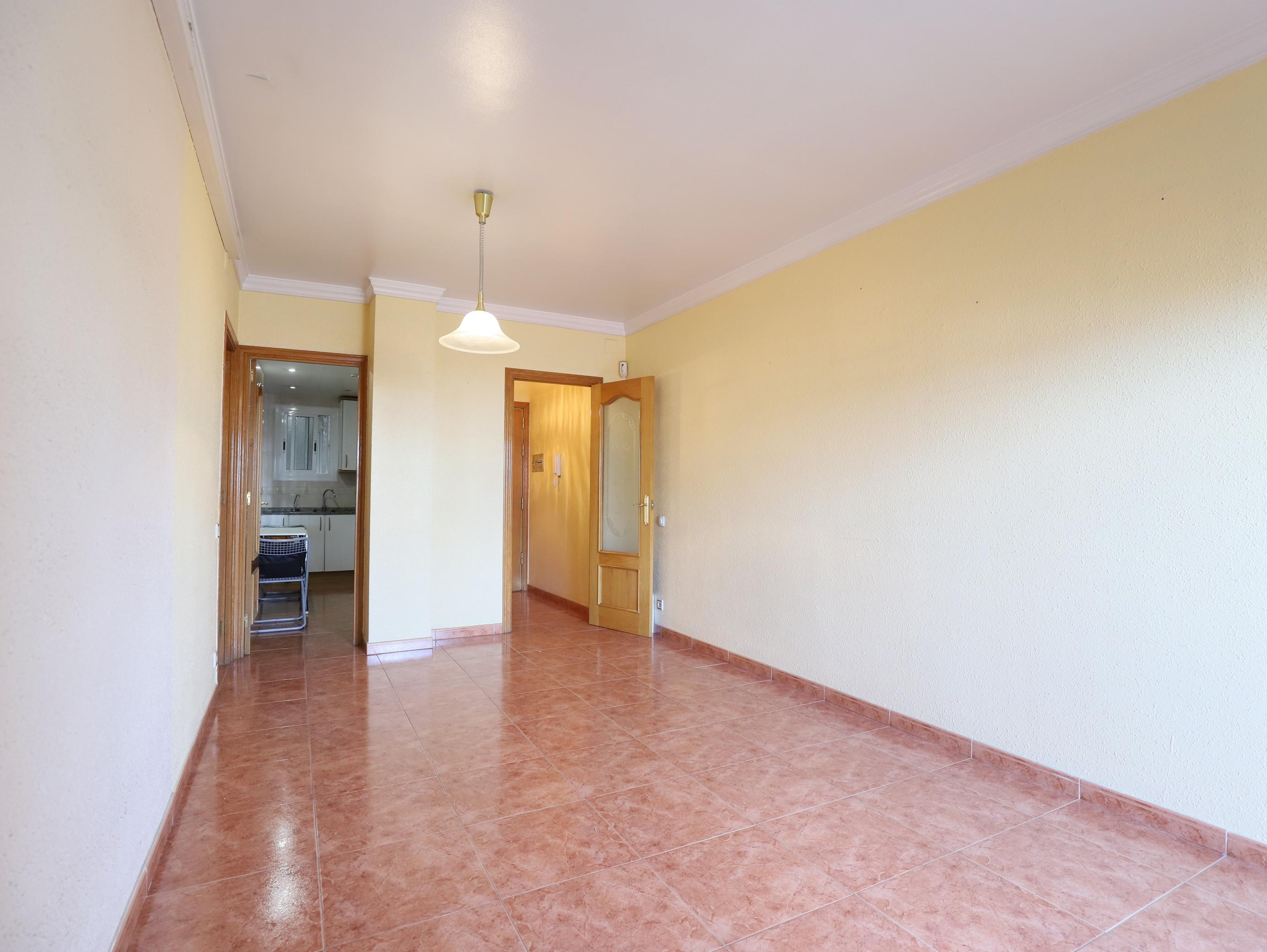 Imagen 9 Piso en alquiler en Esplugues De Llobregat / Junto plaza Mahatma Gandhi y escuela Folch I ...