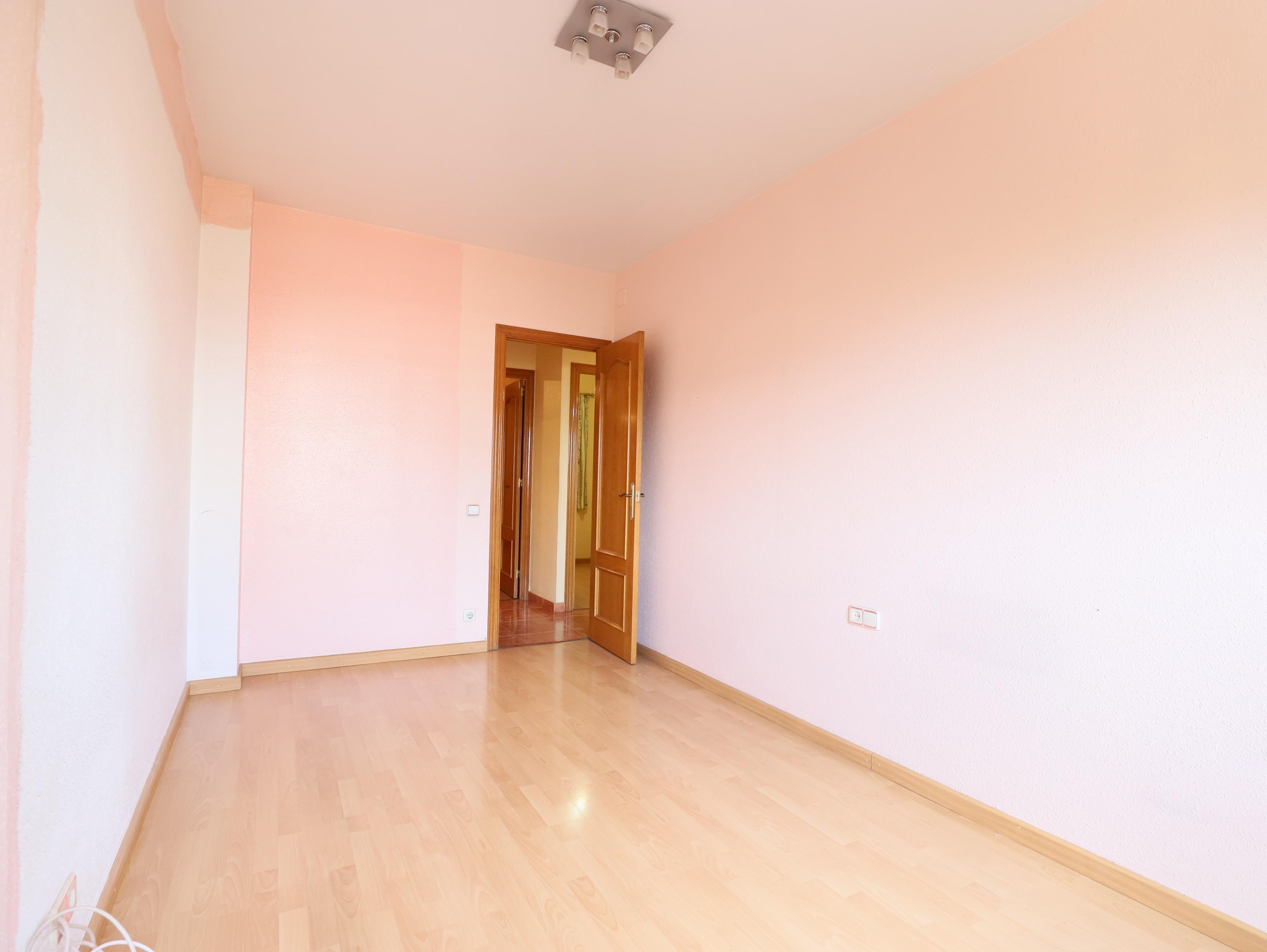 Imagen 18 Piso en alquiler en Esplugues De Llobregat / Junto plaza Mahatma Gandhi y escuela Folch I ...