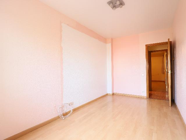 Imagen 17 Inmueble 303083 - Piso en alquiler en Esplugues De Llobregat / Junto plaza Mahatma Gandhi y escuela Folch I ...