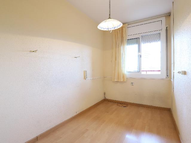 Imagen 36 Inmueble 303083 - Piso en alquiler en Esplugues De Llobregat / Junto plaza Mahatma Gandhi y escuela Folch I ...