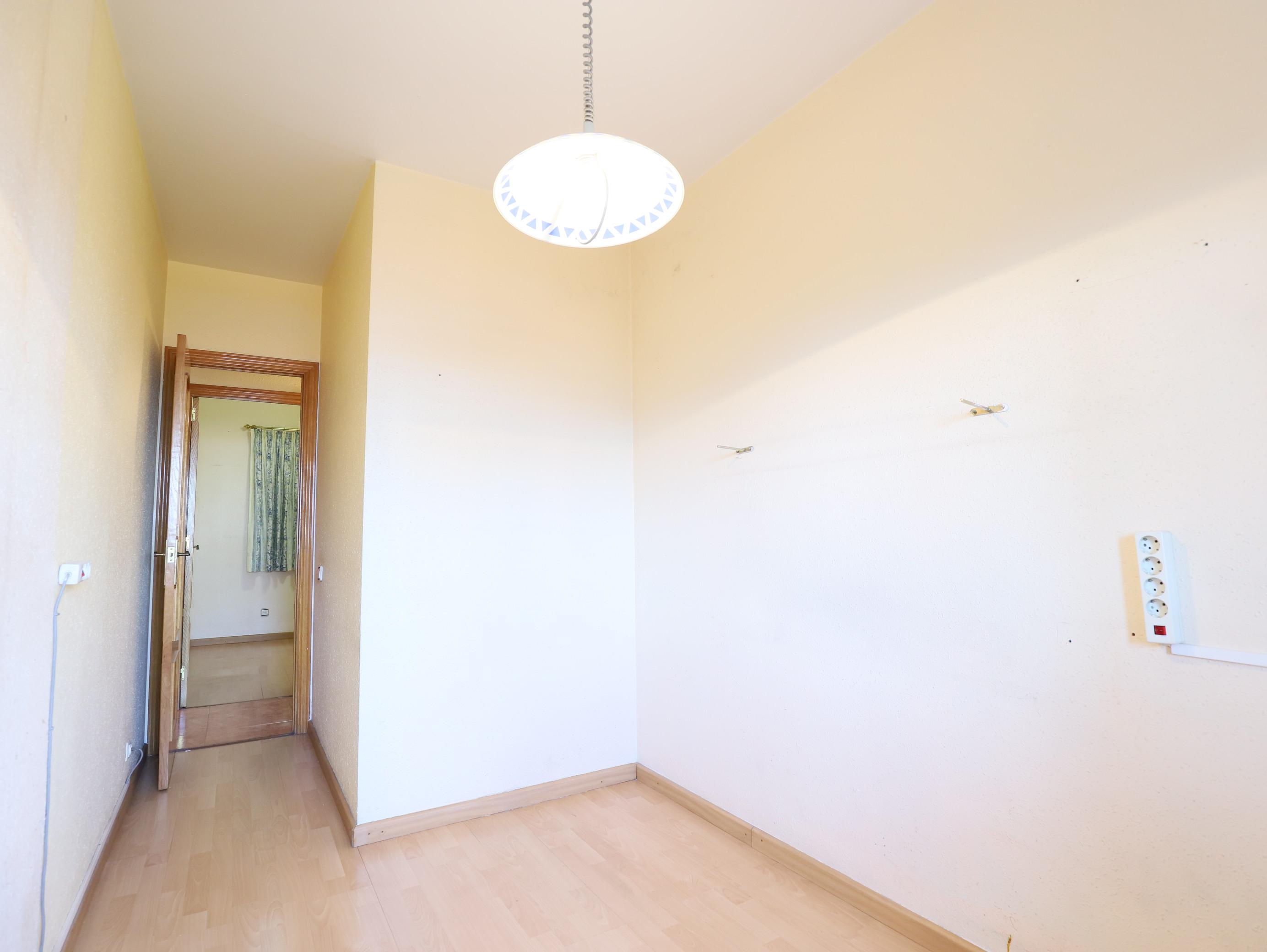 Imagen 34 Piso en alquiler en Esplugues De Llobregat / Junto plaza Mahatma Gandhi y escuela Folch I ...
