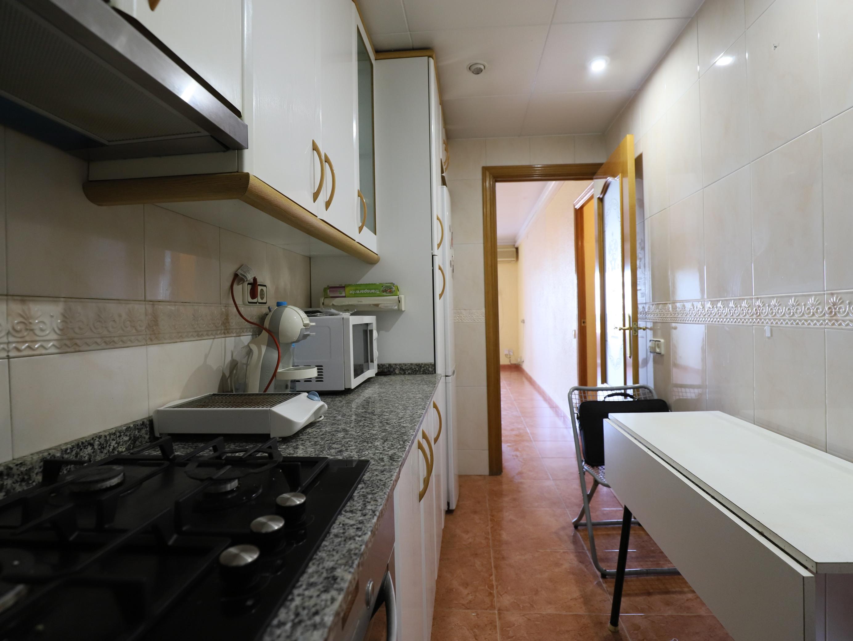 Imagen 13 Piso en alquiler en Esplugues De Llobregat / Junto plaza Mahatma Gandhi y escuela Folch I ...