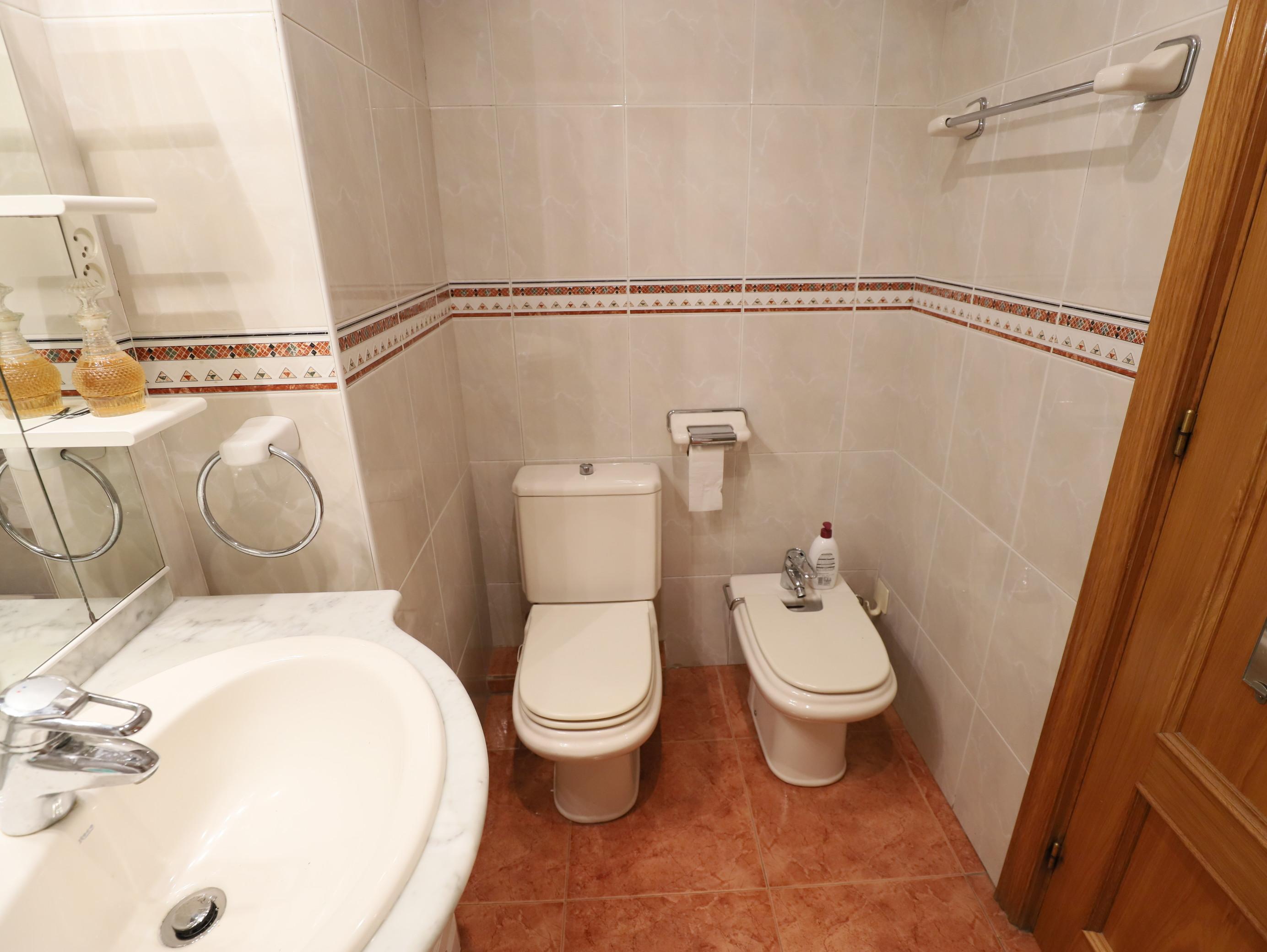 Imagen 24 Piso en alquiler en Esplugues De Llobregat / Junto plaza Mahatma Gandhi y escuela Folch I ...