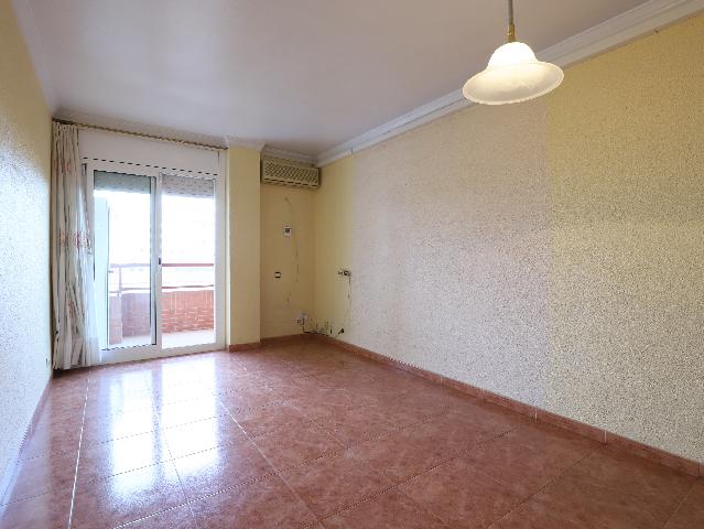 Imagen 7 Inmueble 303083 - Piso en alquiler en Esplugues De Llobregat / Junto plaza Mahatma Gandhi y escuela Folch I ...