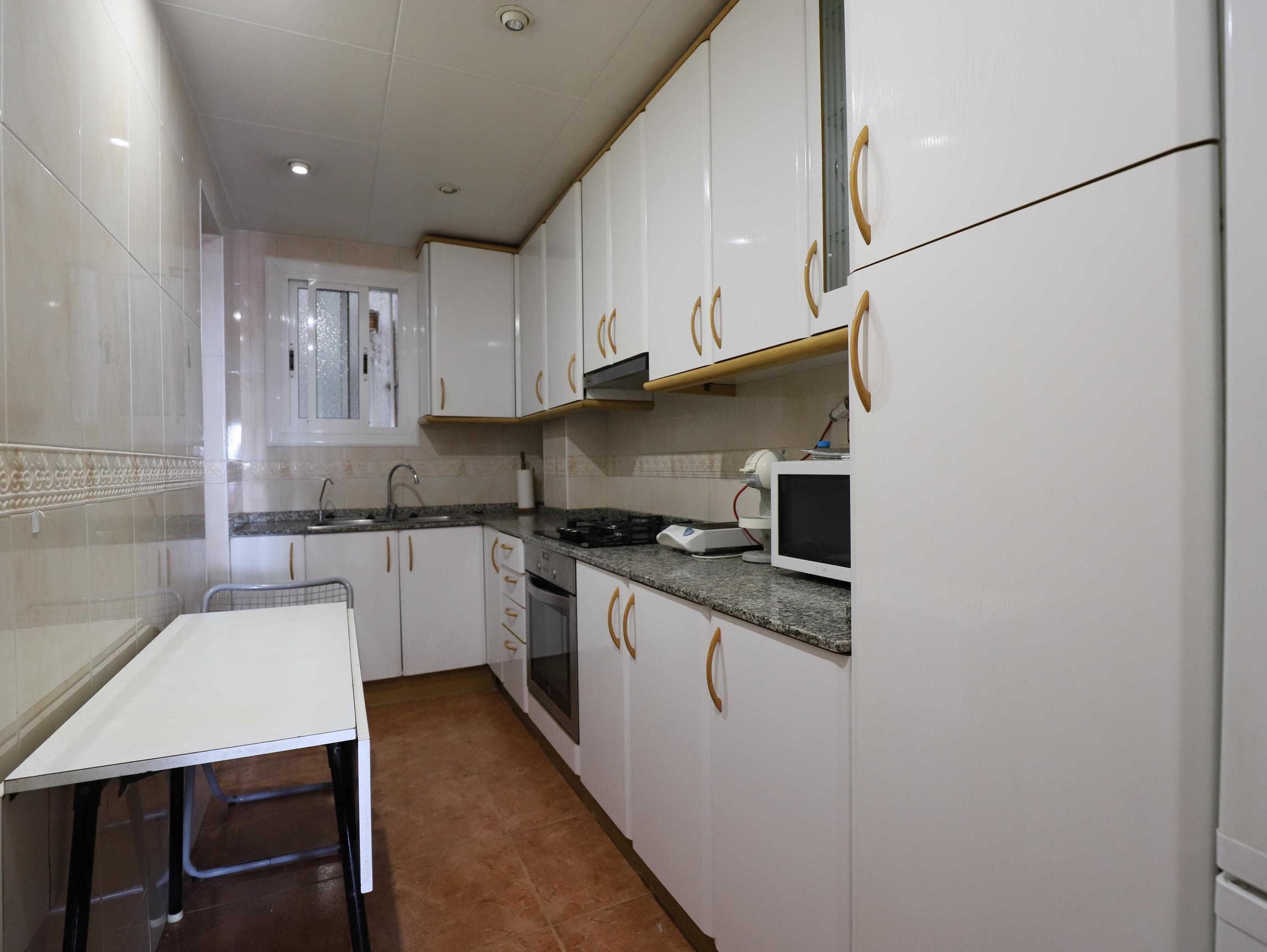 Imagen 15 Piso en alquiler en Esplugues De Llobregat / Junto plaza Mahatma Gandhi y escuela Folch I ...