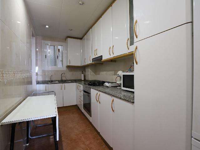 Imagen 15 Inmueble 303083 - Piso en alquiler en Esplugues De Llobregat / Junto plaza Mahatma Gandhi y escuela Folch I ...