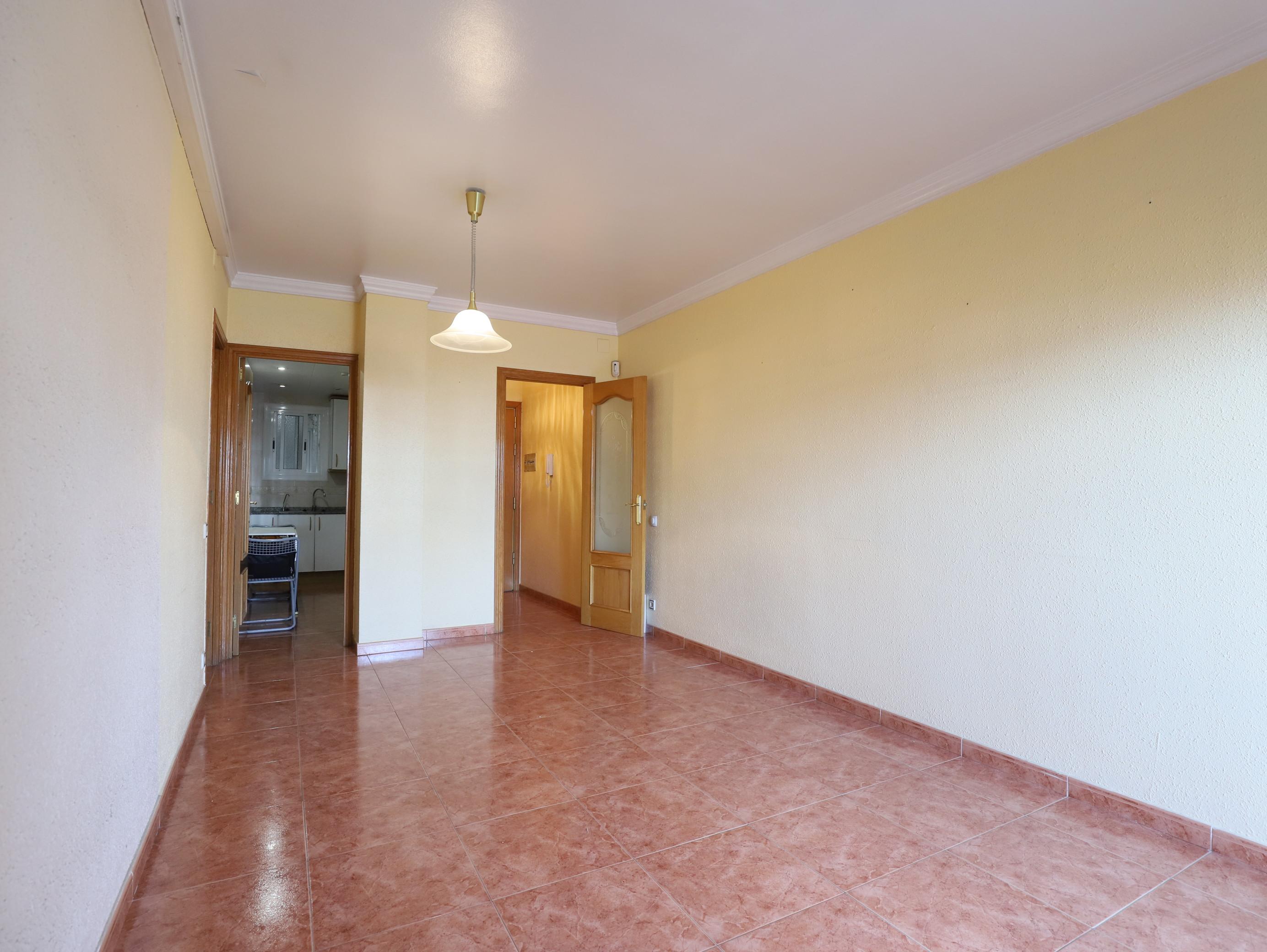 Imagen 11 Piso en alquiler en Esplugues De Llobregat / Junto plaza Mahatma Gandhi y escuela Folch I ...