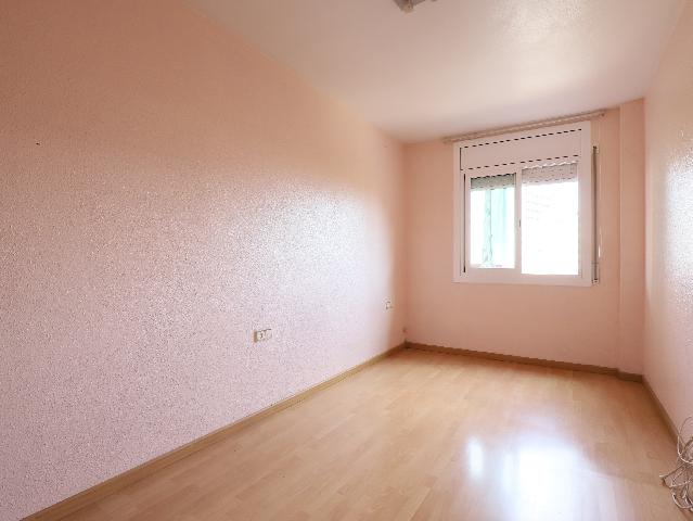 Imagen 19 Inmueble 303083 - Piso en alquiler en Esplugues De Llobregat / Junto plaza Mahatma Gandhi y escuela Folch I ...