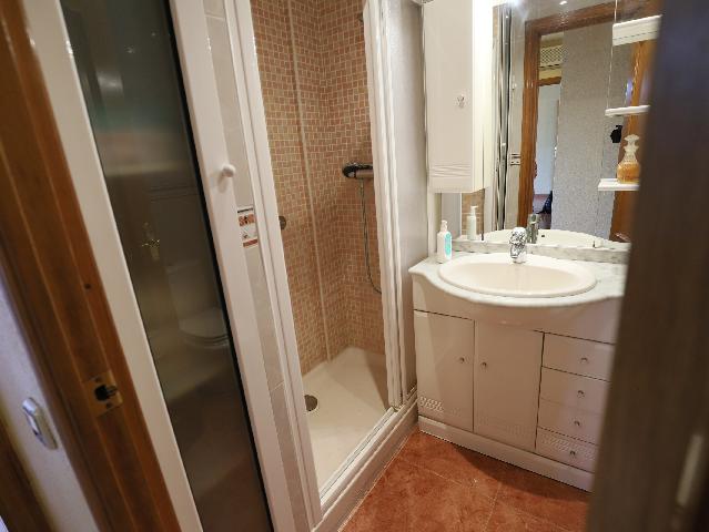 Imagen 4 Inmueble 303083 - Piso en alquiler en Esplugues De Llobregat / Junto plaza Mahatma Gandhi y escuela Folch I ...