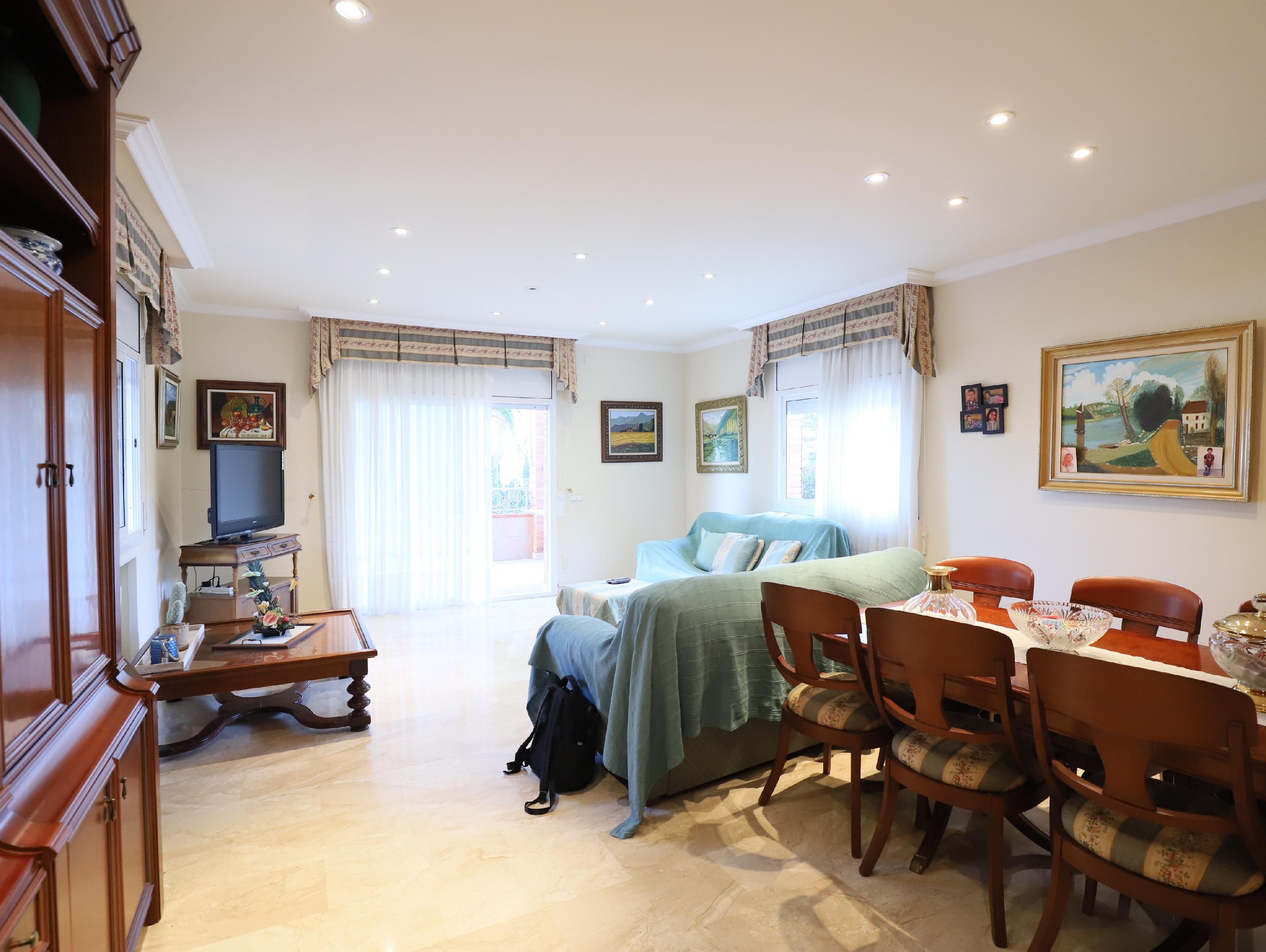 Imagen 11 Casa Aislada en venta en Calafell / Plaça Espanya. escola d´educacio infantil M.J.Verdaguer