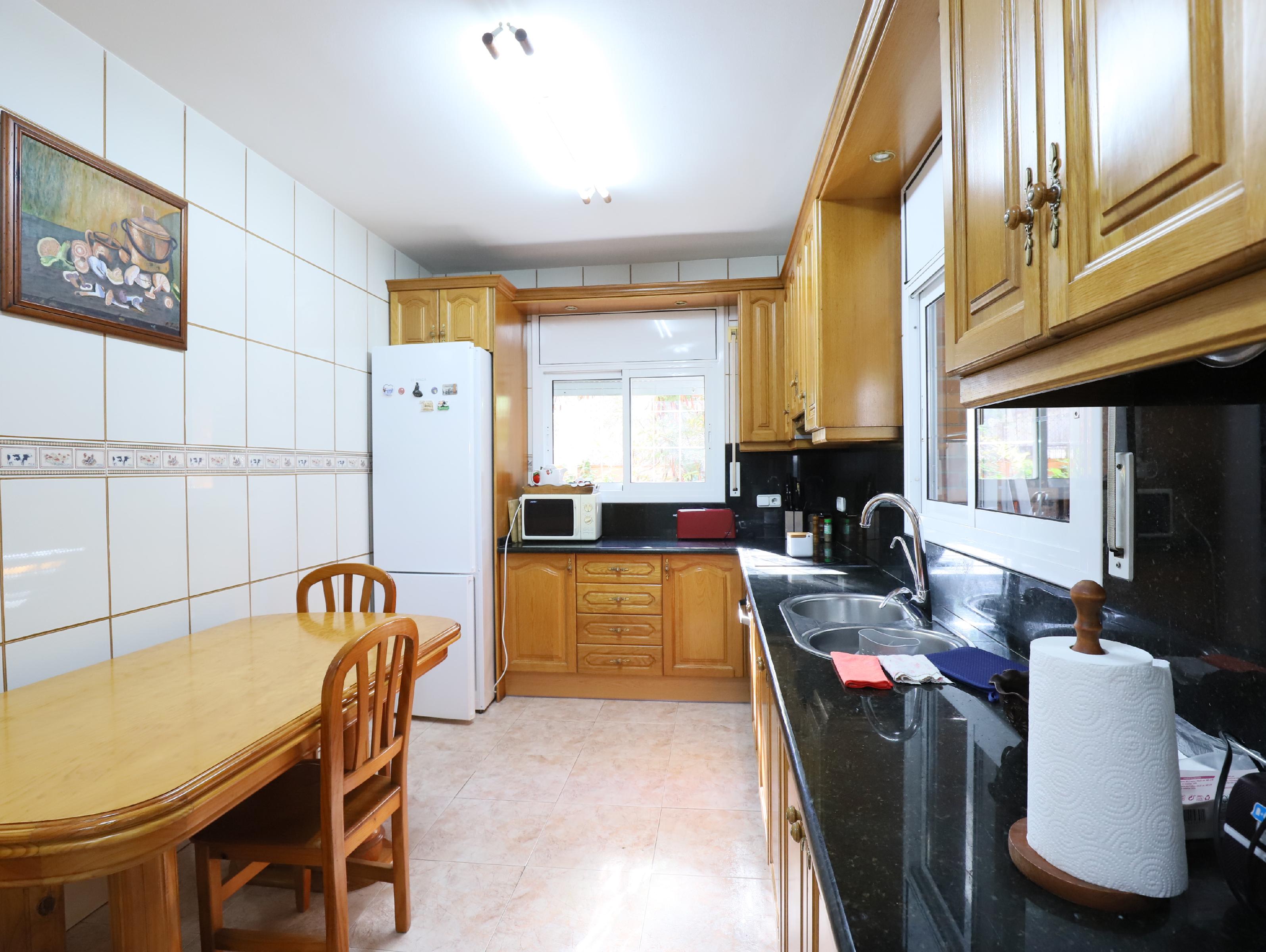 Imagen 13 Casa Aislada en venta en Calafell / Plaça Espanya. escola d´educacio infantil M.J.Verdaguer