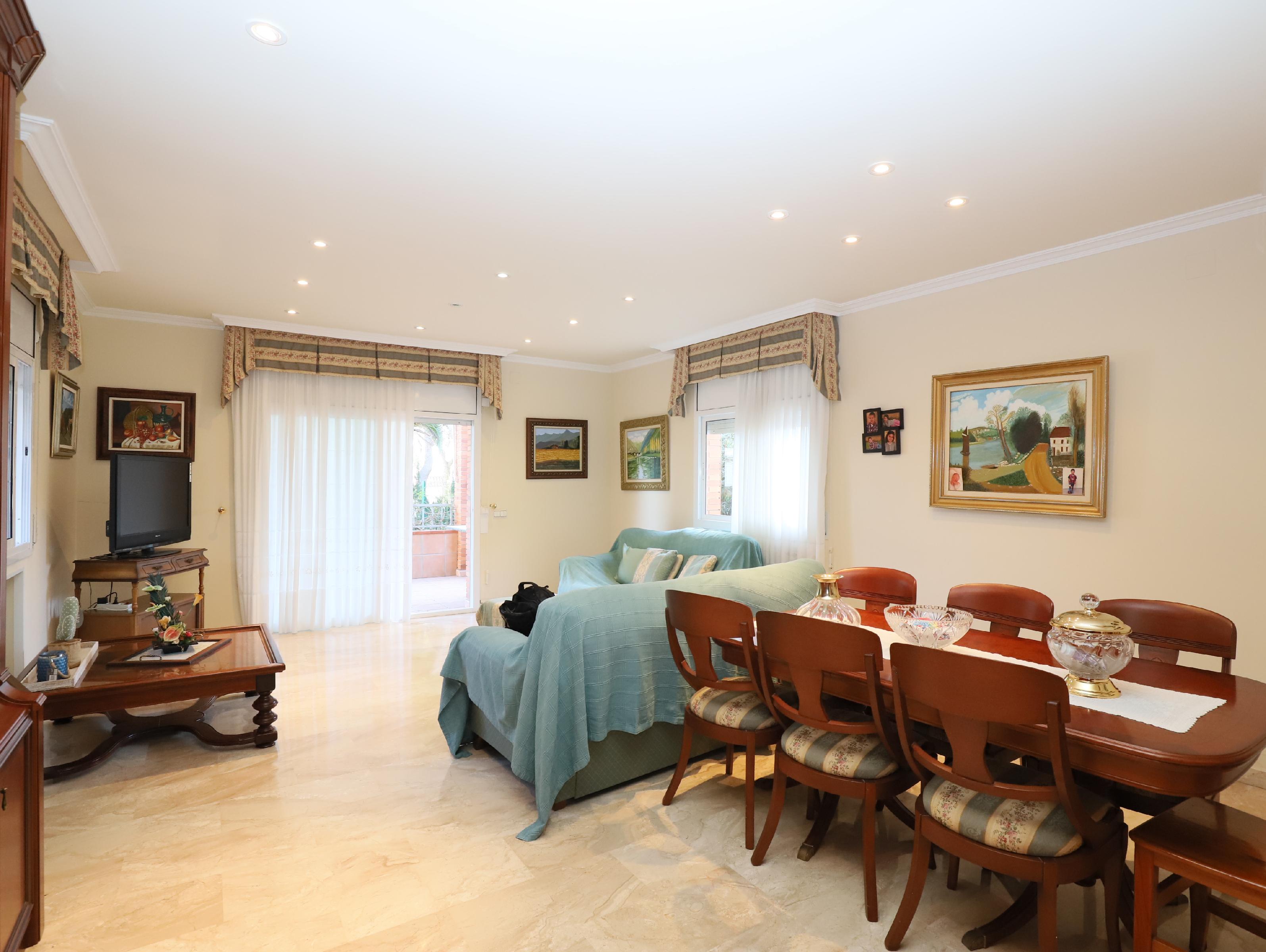 Imagen 9 Casa Aislada en venta en Calafell / Plaça Espanya. escola d´educacio infantil M.J.Verdaguer