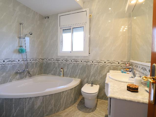Imagen 19 Inmueble 303368 - Casa Aislada en venta en Calafell / A 2 minutos de los Colegios y a 15 de la playa andando