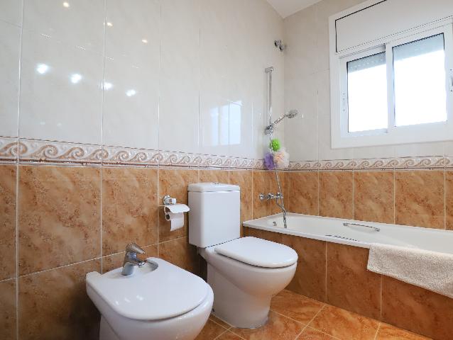 Imagen 31 Inmueble 303368 - Casa Aislada en venta en Calafell / Plaça Espanya. escola d´educacio infantil M.J.Verdaguer