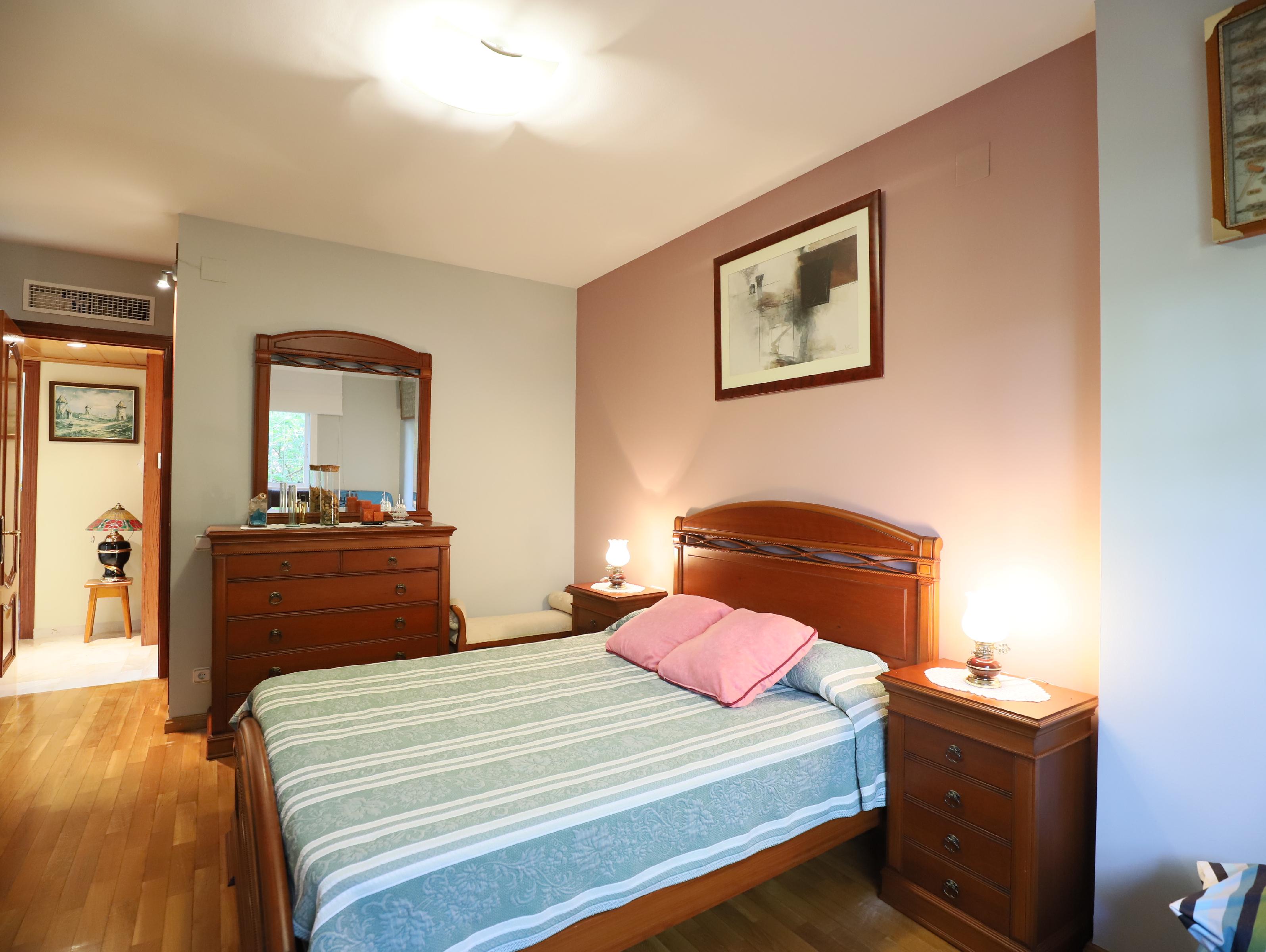 Imagen 28 Casa Aislada en venta en Calafell / Plaça Espanya. escola d´educacio infantil M.J.Verdaguer