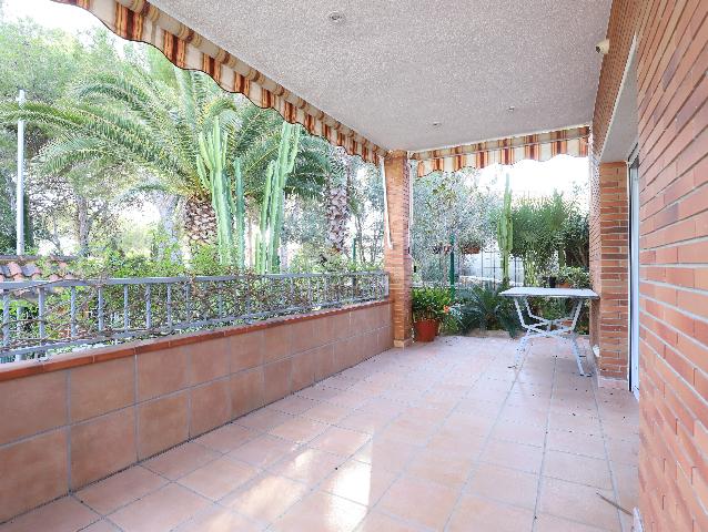 Imagen 4 Inmueble 303368 - Casa Aislada en venta en Calafell / Plaça Espanya. escola d´educacio infantil M.J.Verdaguer