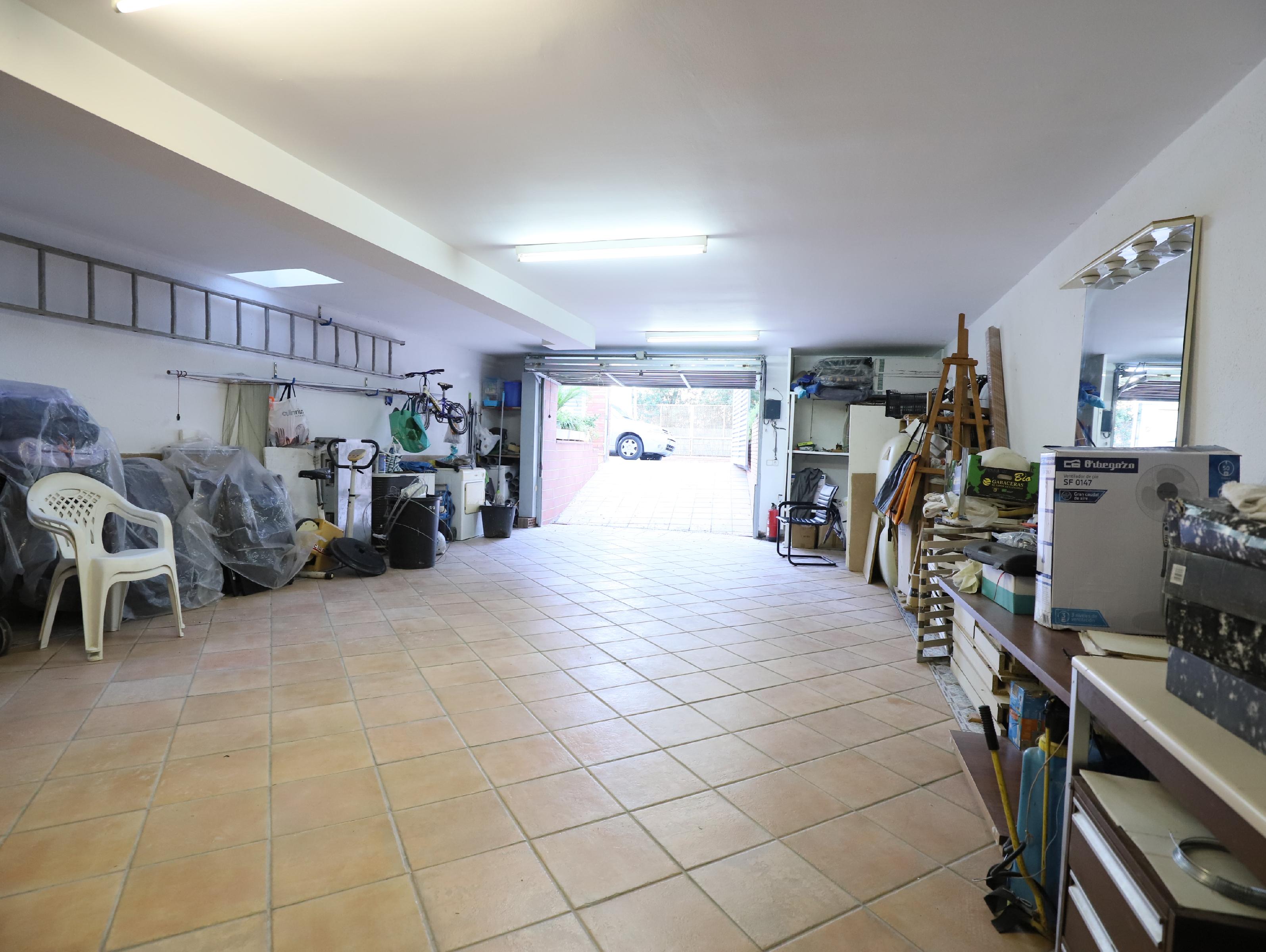 Imagen 40 Casa Aislada en venta en Calafell / Plaça Espanya. escola d´educacio infantil M.J.Verdaguer