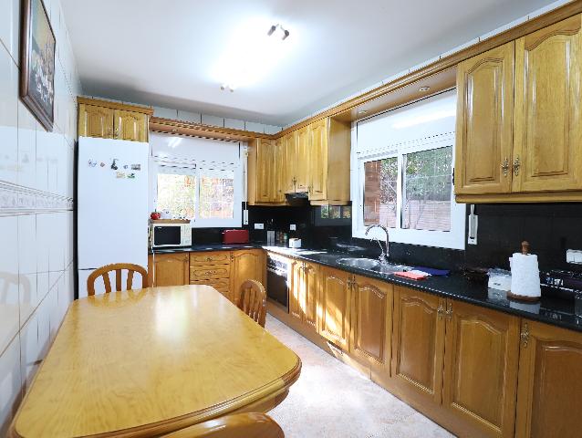 Imagen 3 Inmueble 303368 - Casa Aislada en venta en Calafell / Plaça Espanya. escola d´educacio infantil M.J.Verdaguer