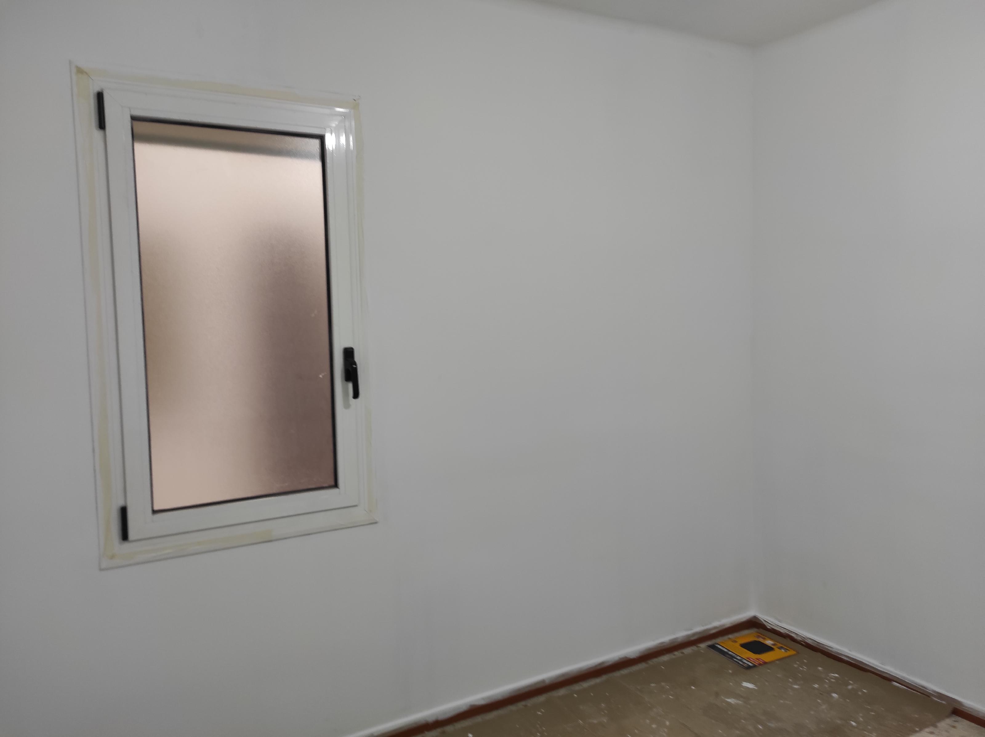 Imagen 24 Piso en venta en Esplugues De Llobregat / Junto correos y parada tranvia Pont D´Esplugues