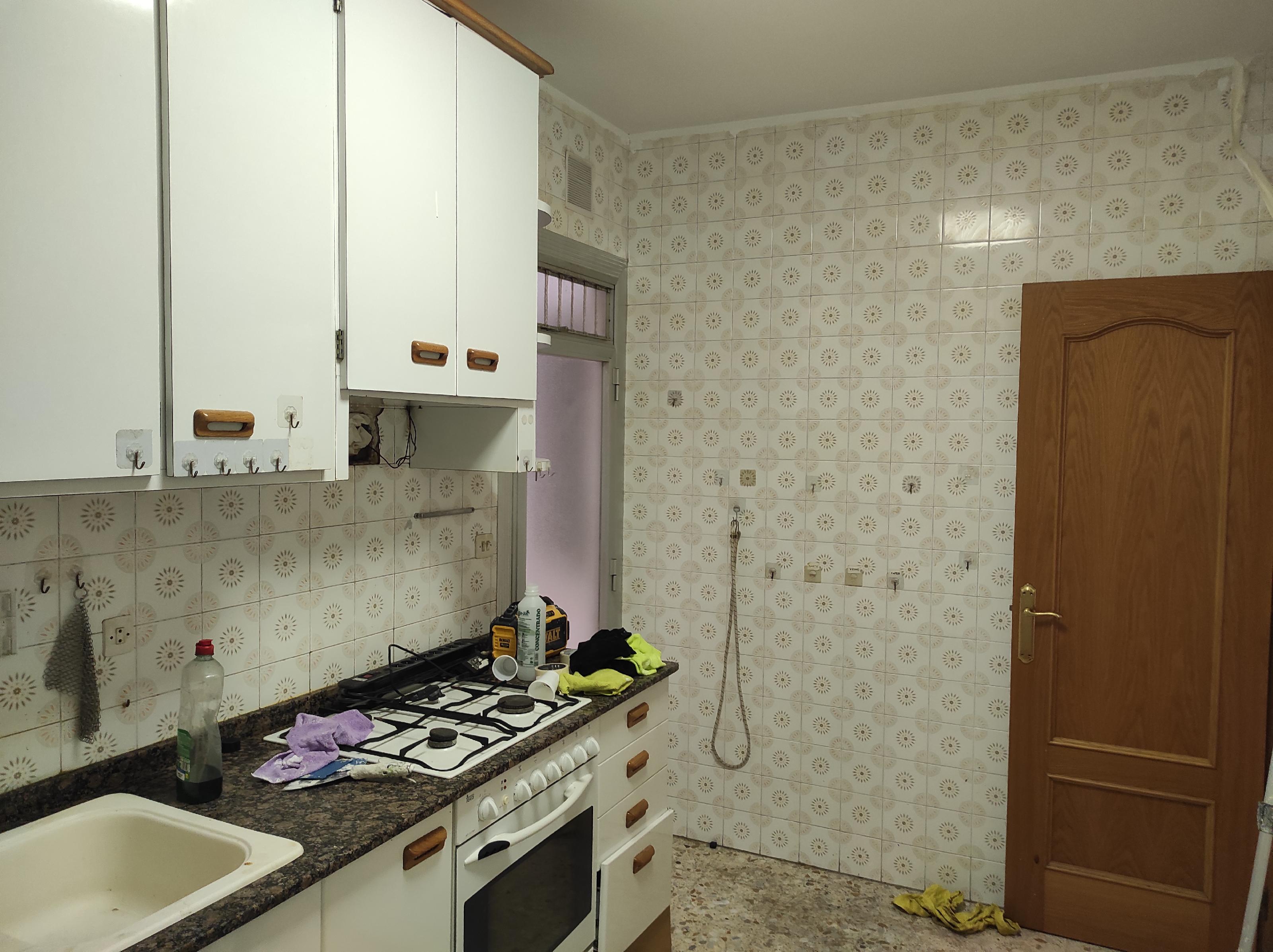 Imagen 13 Piso en venta en Esplugues De Llobregat / Junto correos y parada tranvia Pont D´Esplugues