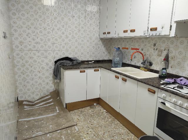 Imagen 2 Inmueble 303610 - Piso en venta en Esplugues De Llobregat / Junto correos y parada tranvia Pont D´Esplugues