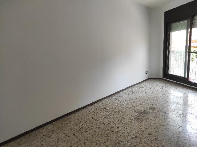 Imagen 10 Inmueble 303610 - Piso en venta en Esplugues De Llobregat / Junto correos y parada tranvia Pont D´Esplugues