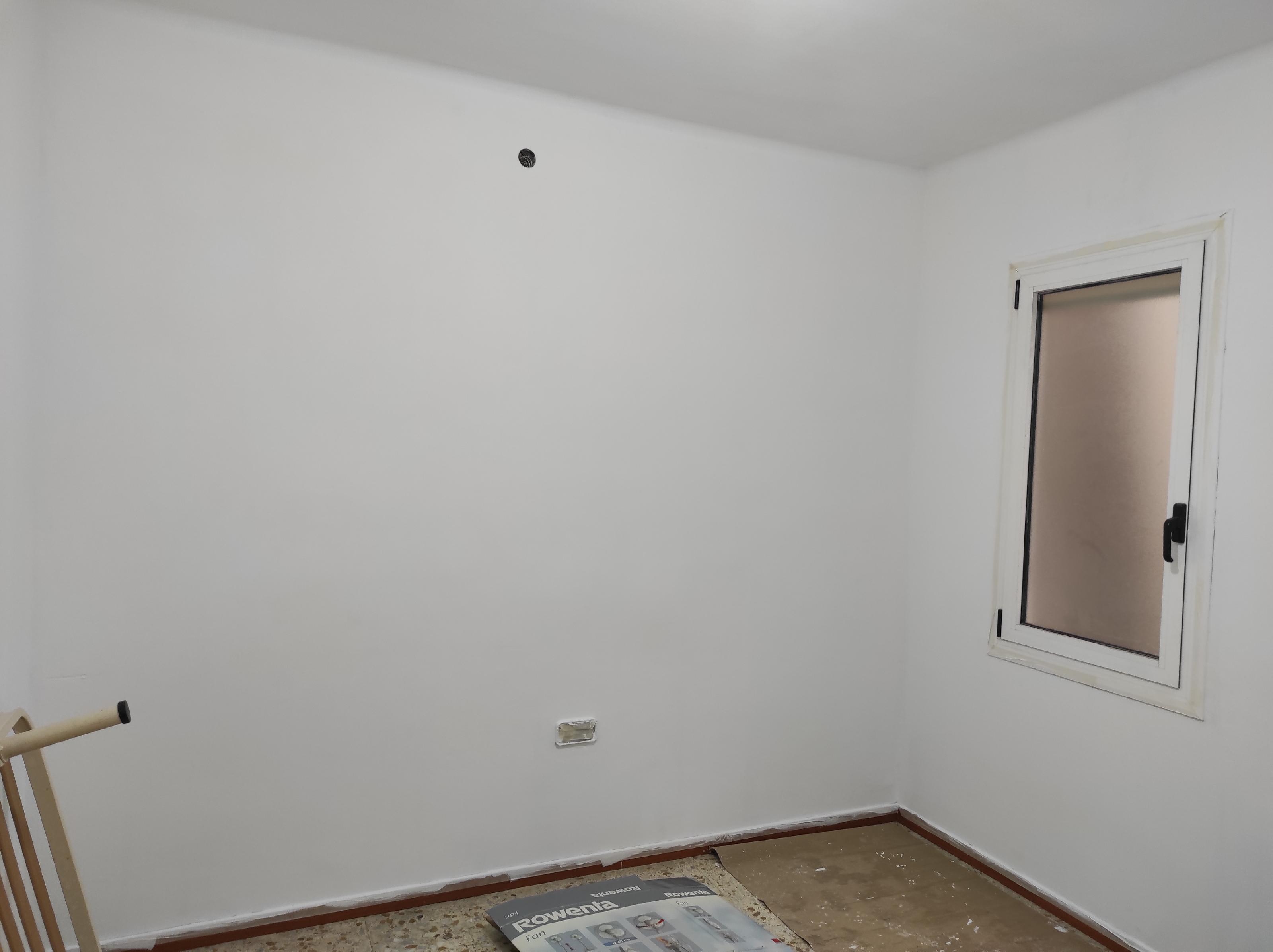 Imagen 28 Piso en venta en Esplugues De Llobregat / Junto correos y parada tranvia Pont D´Esplugues