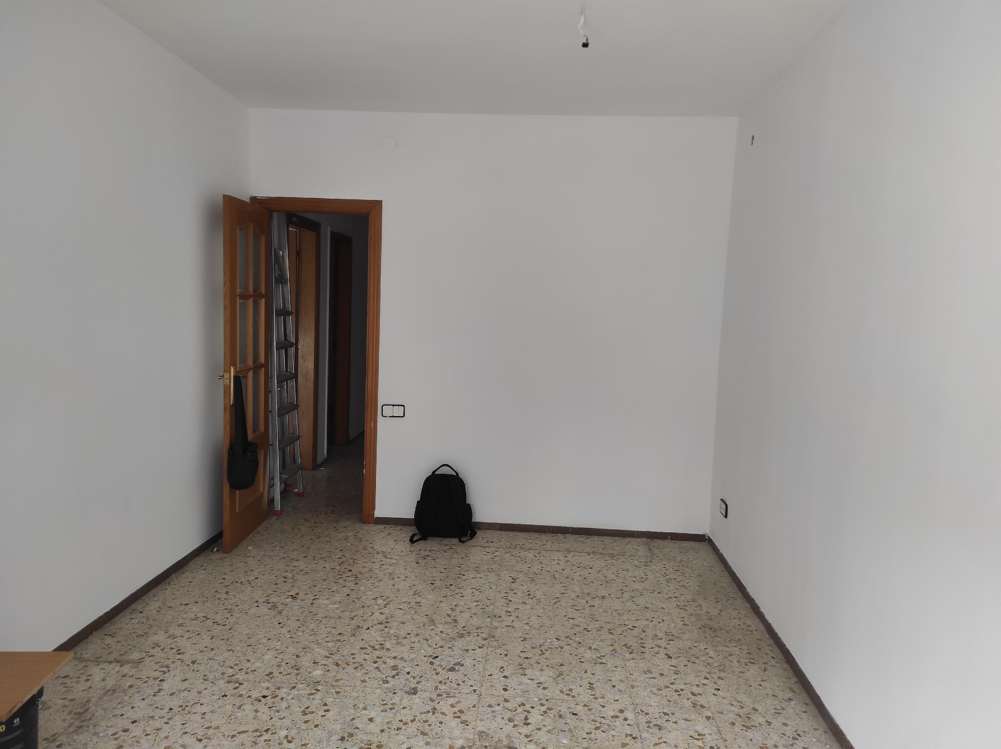 Imagen 7 Piso en venta en Esplugues De Llobregat / Junto correos y parada tranvia Pont D´Esplugues