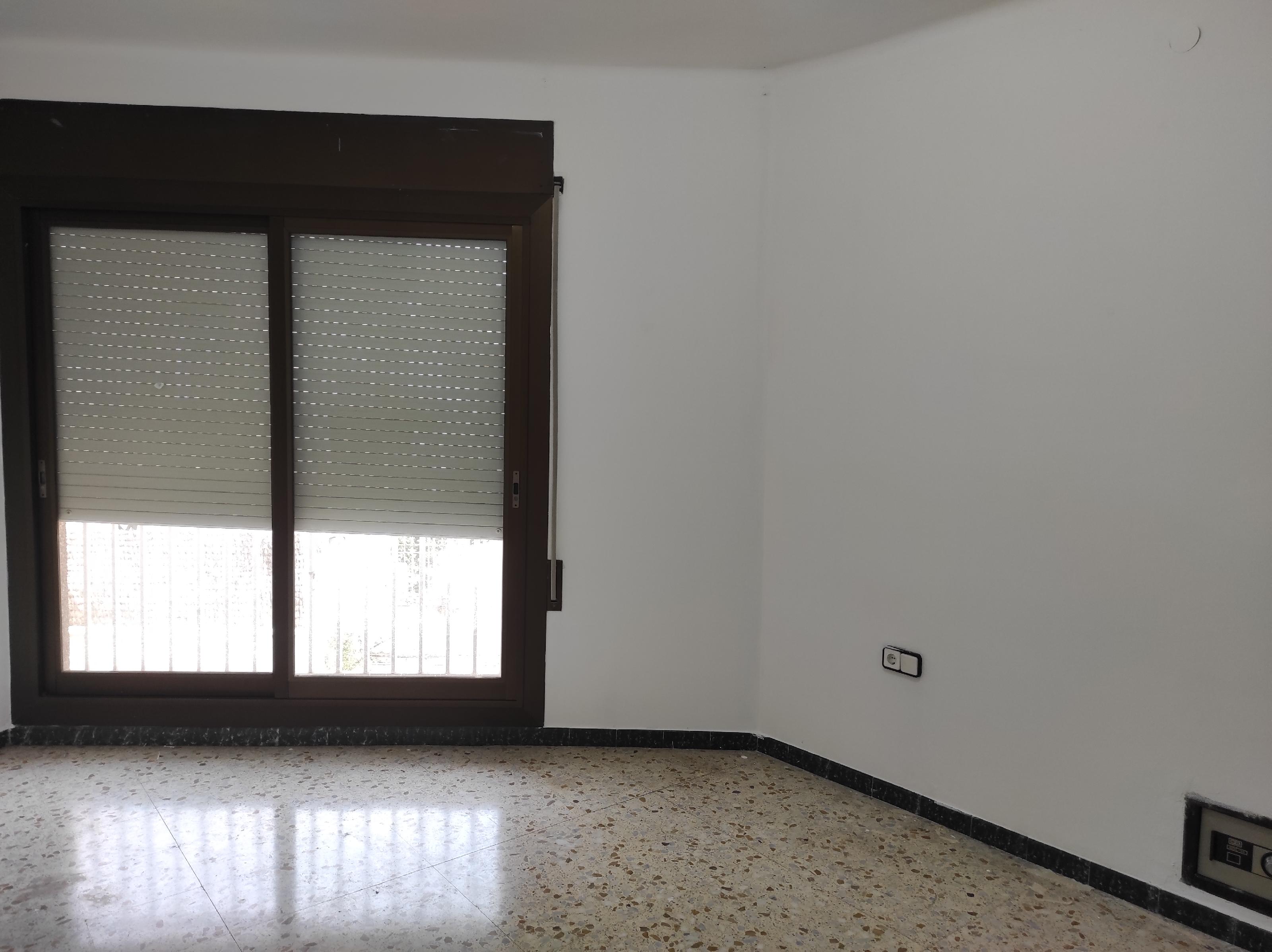 Imagen 17 Piso en venta en Esplugues De Llobregat / Junto correos y parada tranvia Pont D´Esplugues