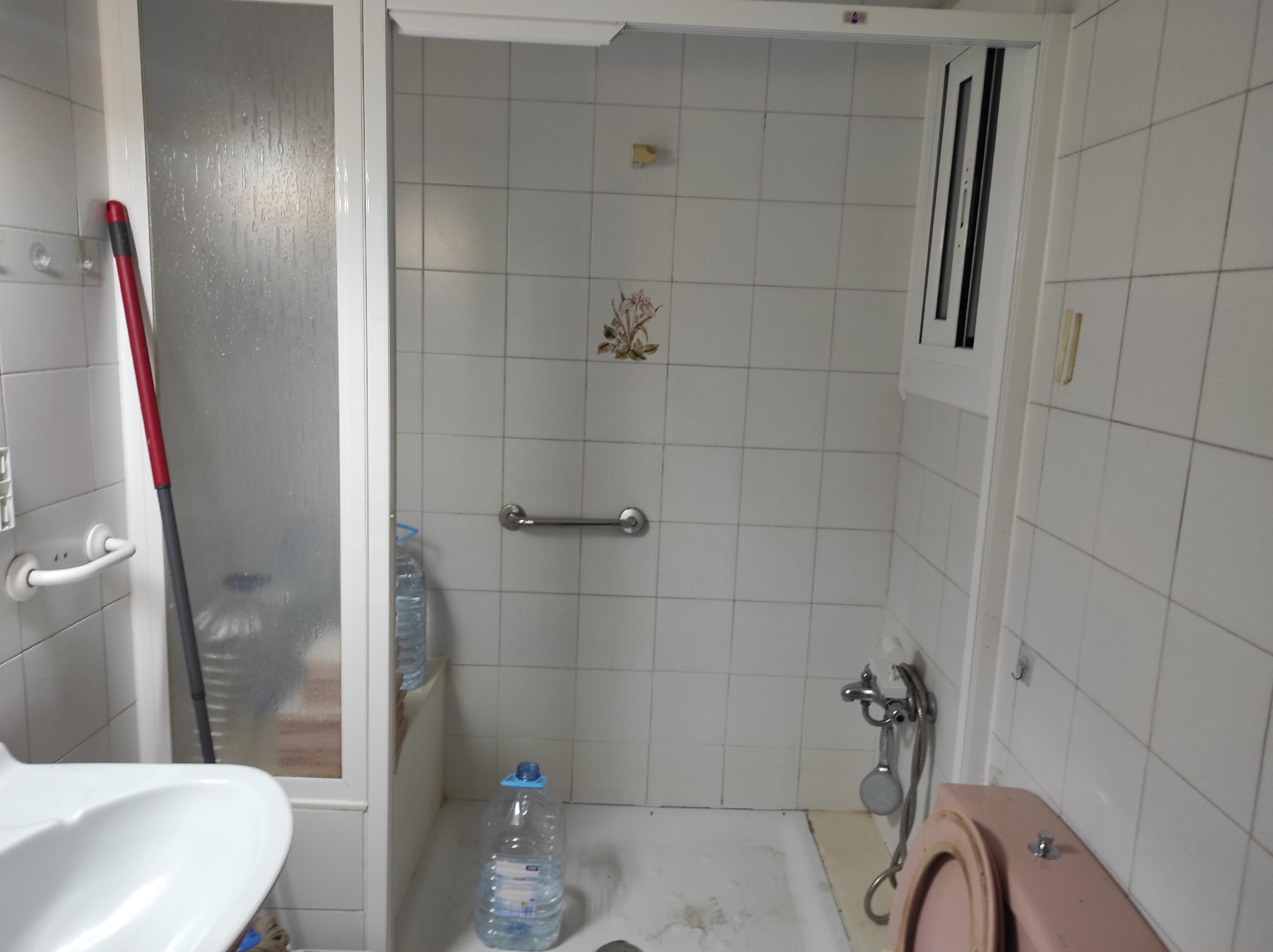 Imagen 23 Piso en venta en Esplugues De Llobregat / Junto correos y parada tranvia Pont D´Esplugues