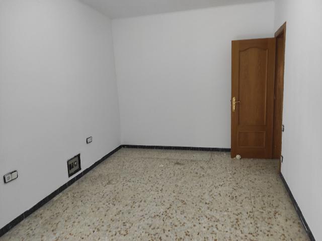 Imagen 20 Inmueble 303610 - Piso en venta en Esplugues De Llobregat / Junto correos y parada tranvia Pont D´Esplugues