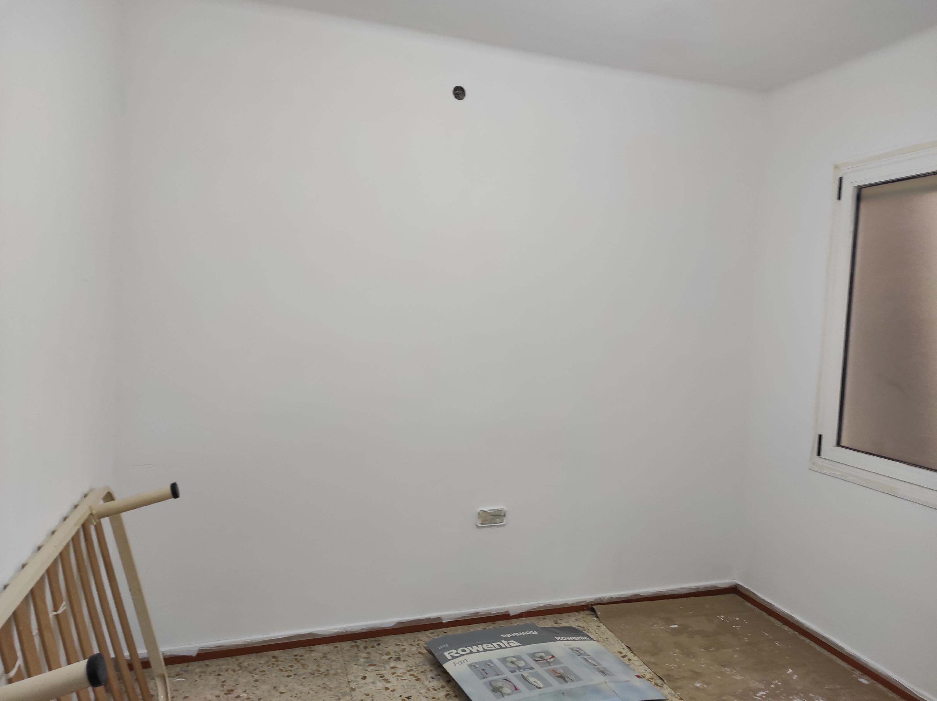 Imagen 27 Piso en venta en Esplugues De Llobregat / Junto correos y parada tranvia Pont D´Esplugues