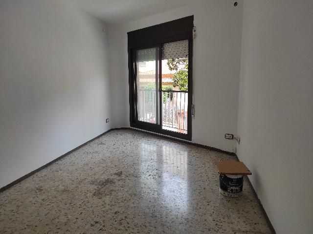 Imagen 1 Inmueble 303610 - Piso en venta en Esplugues De Llobregat / Junto correos y parada tranvia Pont D´Esplugues