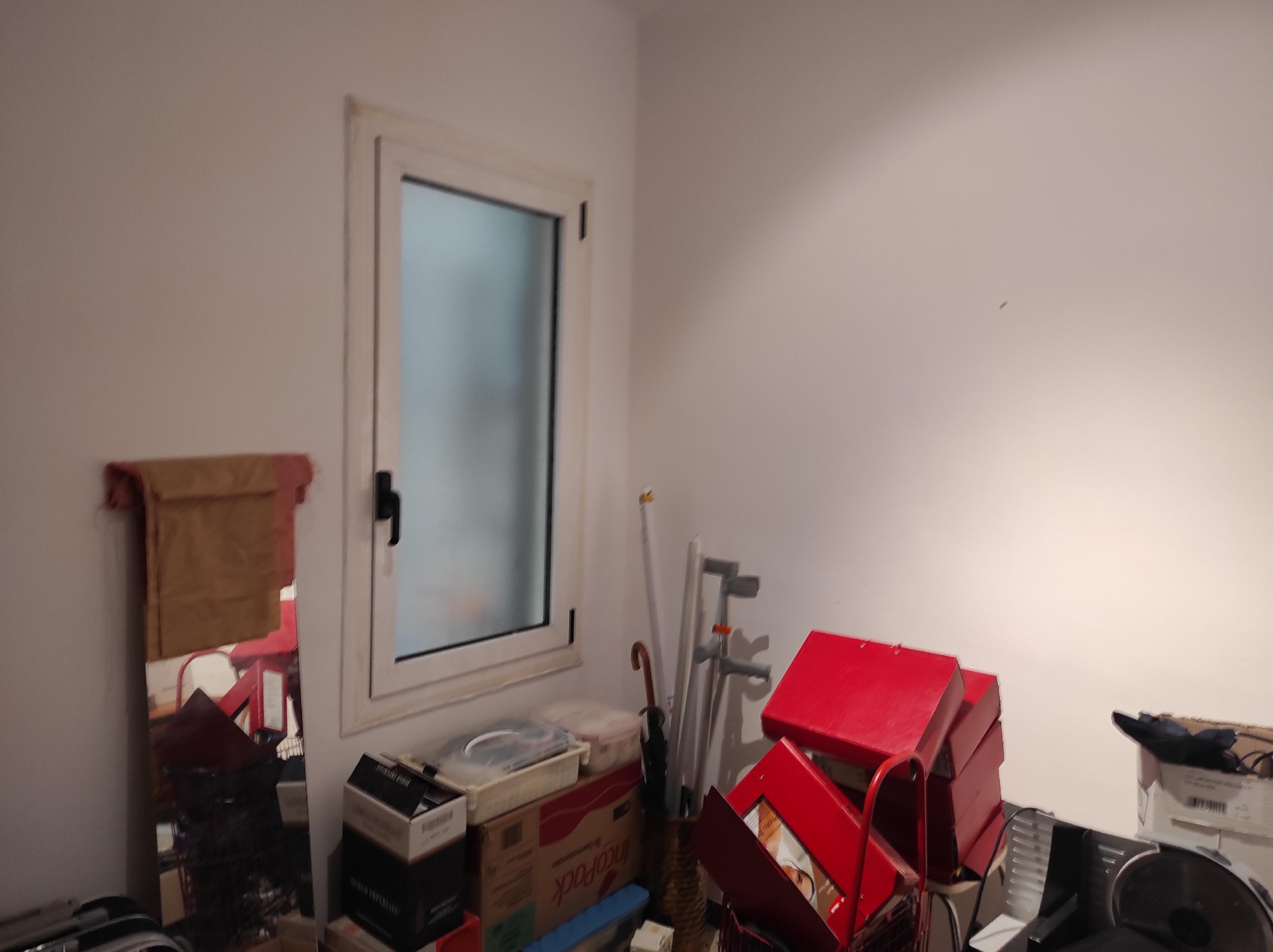 Imagen 36 Piso en venta en Esplugues De Llobregat / Junto correos y parada tranvia Pont D´Esplugues