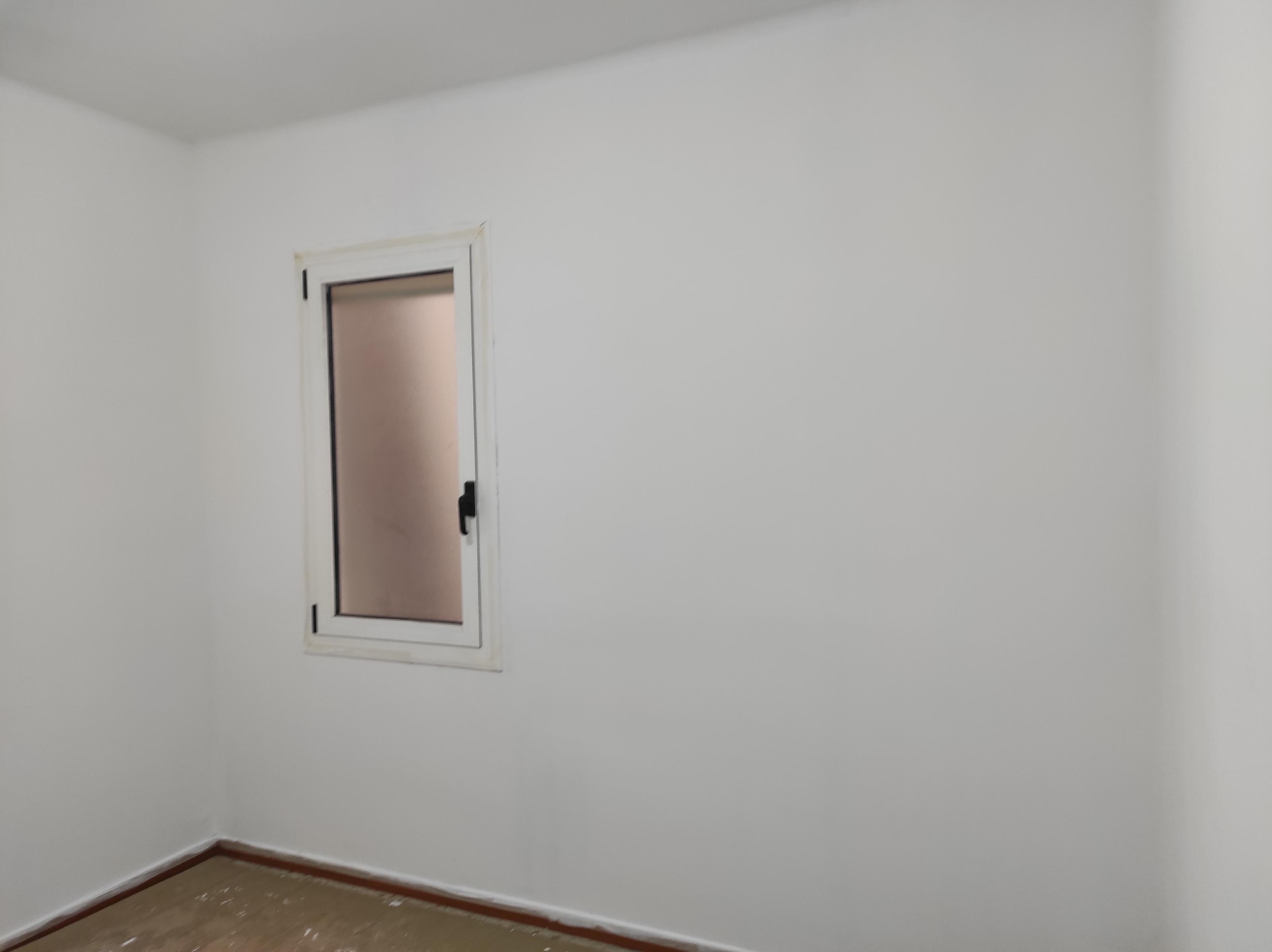 Imagen 31 Piso en venta en Esplugues De Llobregat / Junto correos y parada tranvia Pont D´Esplugues